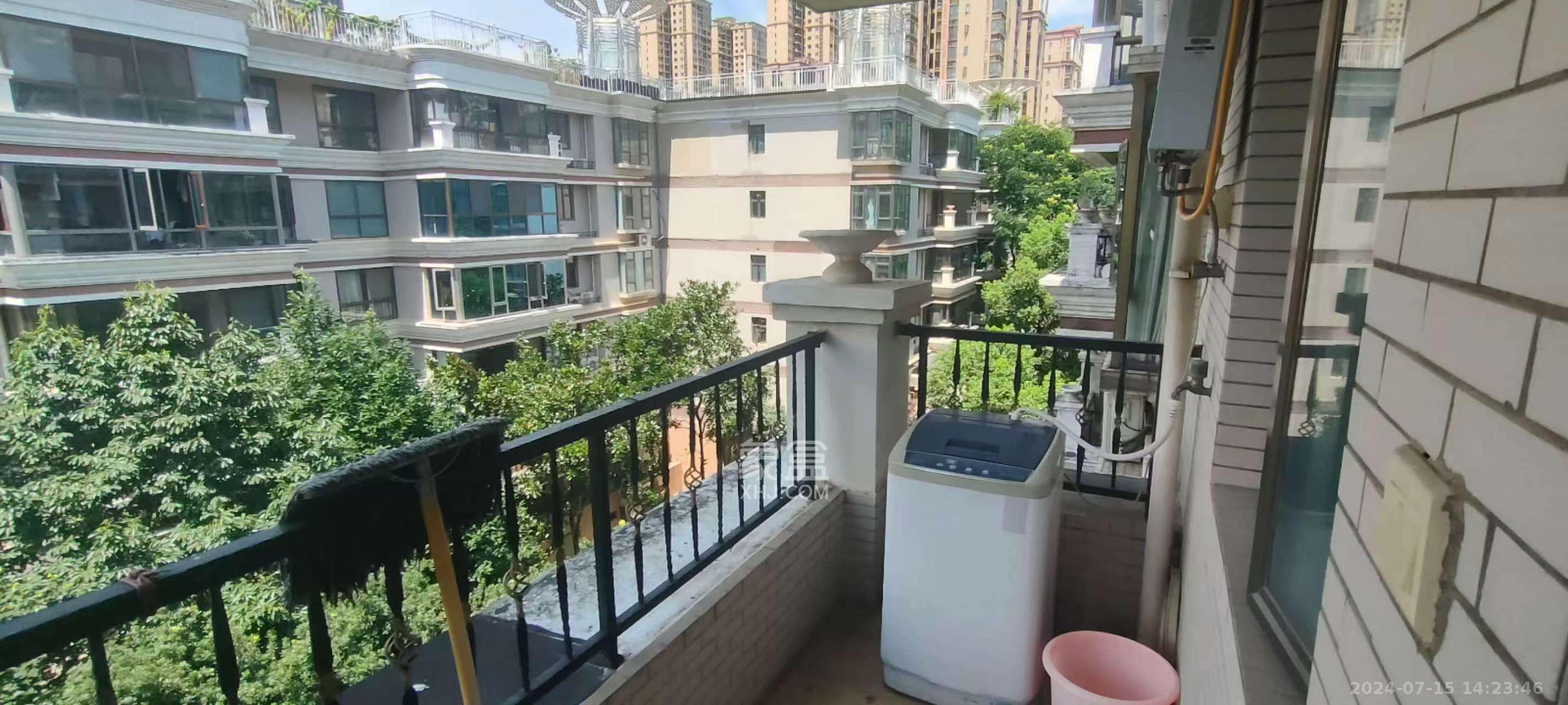江山帝景雅典  3室2厅2卫   2400.00元/月室内图