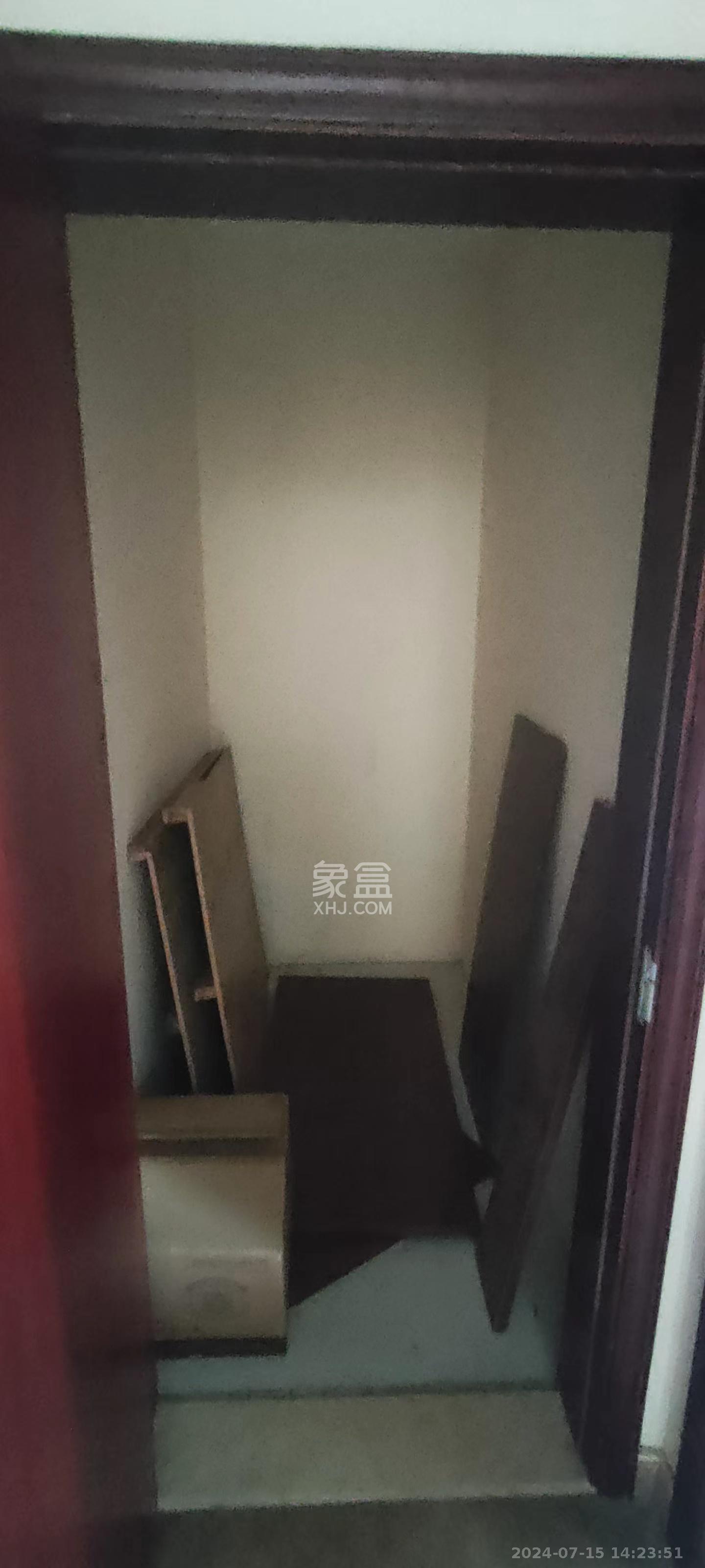 江山帝景雅典  3室2厅2卫   2400.00元/月室内图