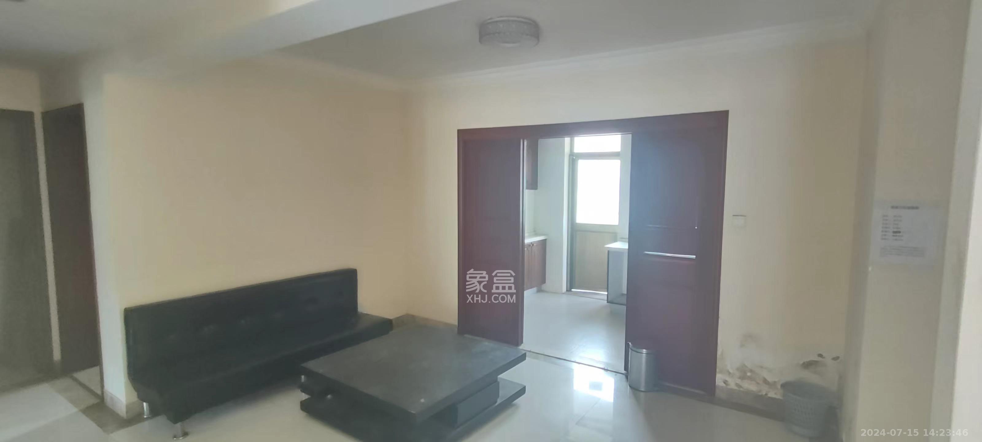 江山帝景雅典  3室2厅2卫   2400.00元/月室内图