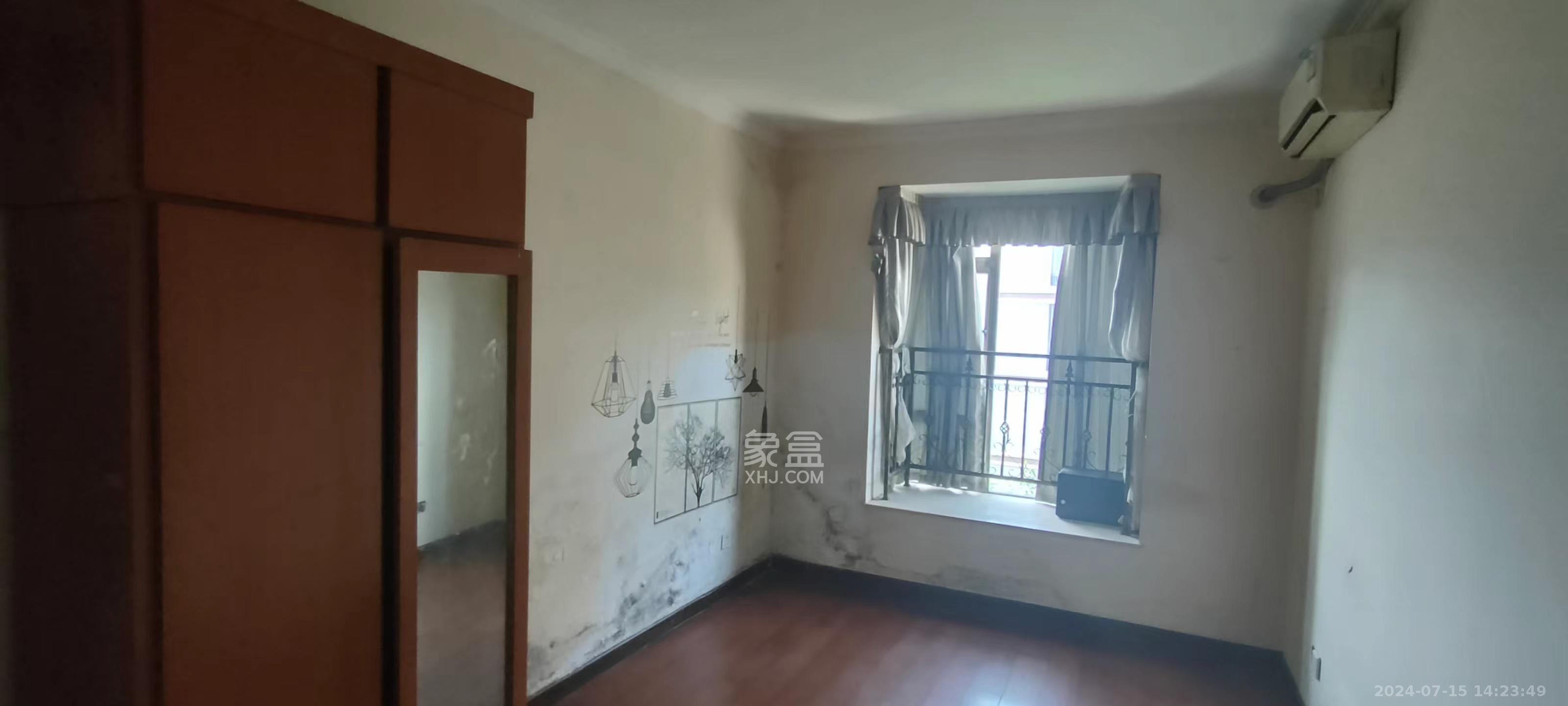 江山帝景雅典  3室2厅2卫   2400.00元/月室内图