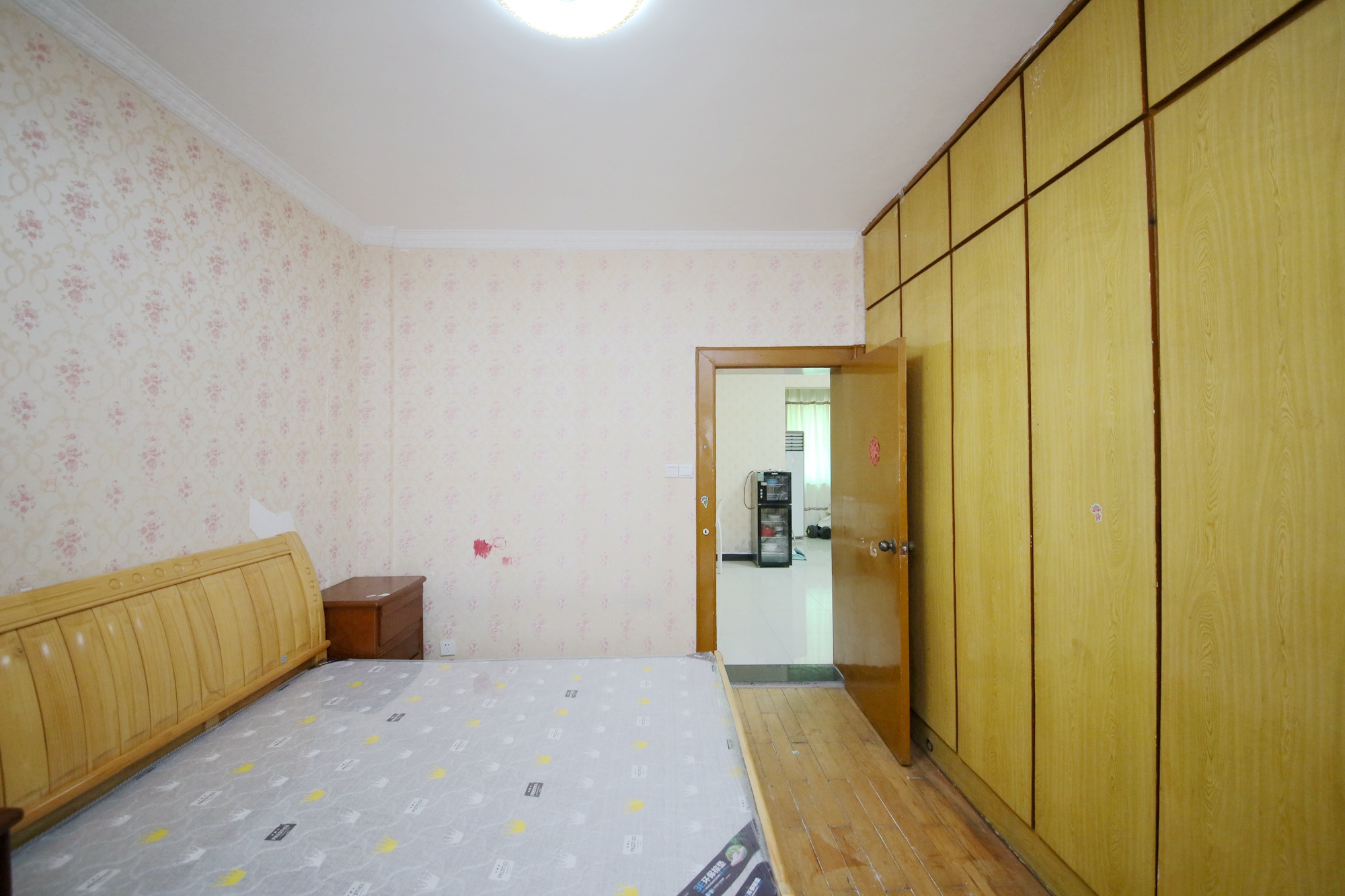 建湘南路153号  2室1厅1卫   52.80万卧室
