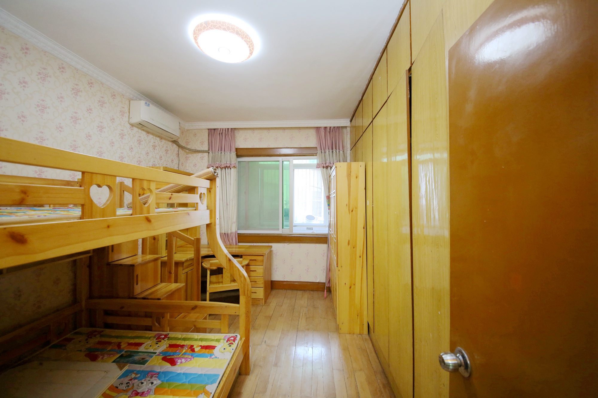 建湘南路153号  2室1厅1卫   52.80万卧室