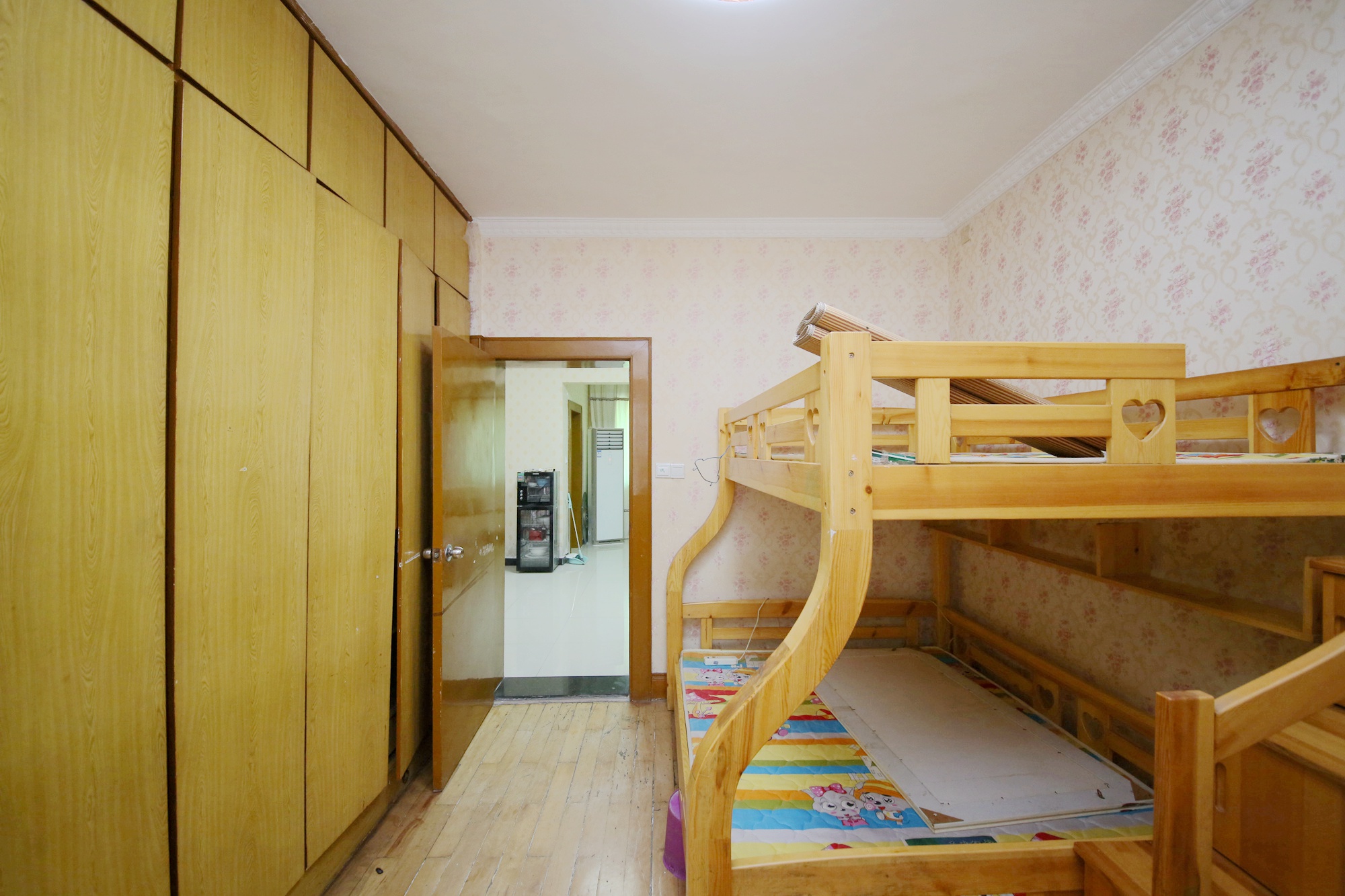 建湘南路153号  2室1厅1卫   52.80万卧室