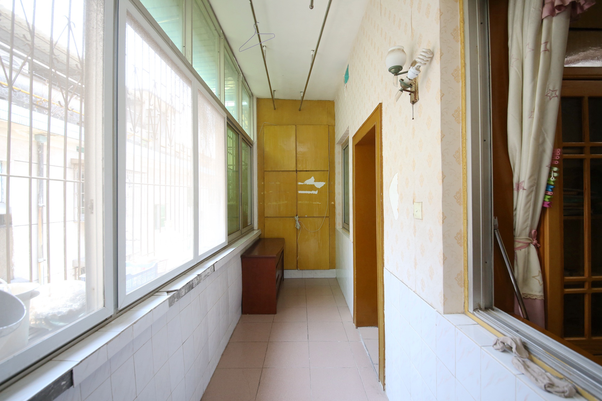 建湘南路153号  2室1厅1卫   52.80万阳台