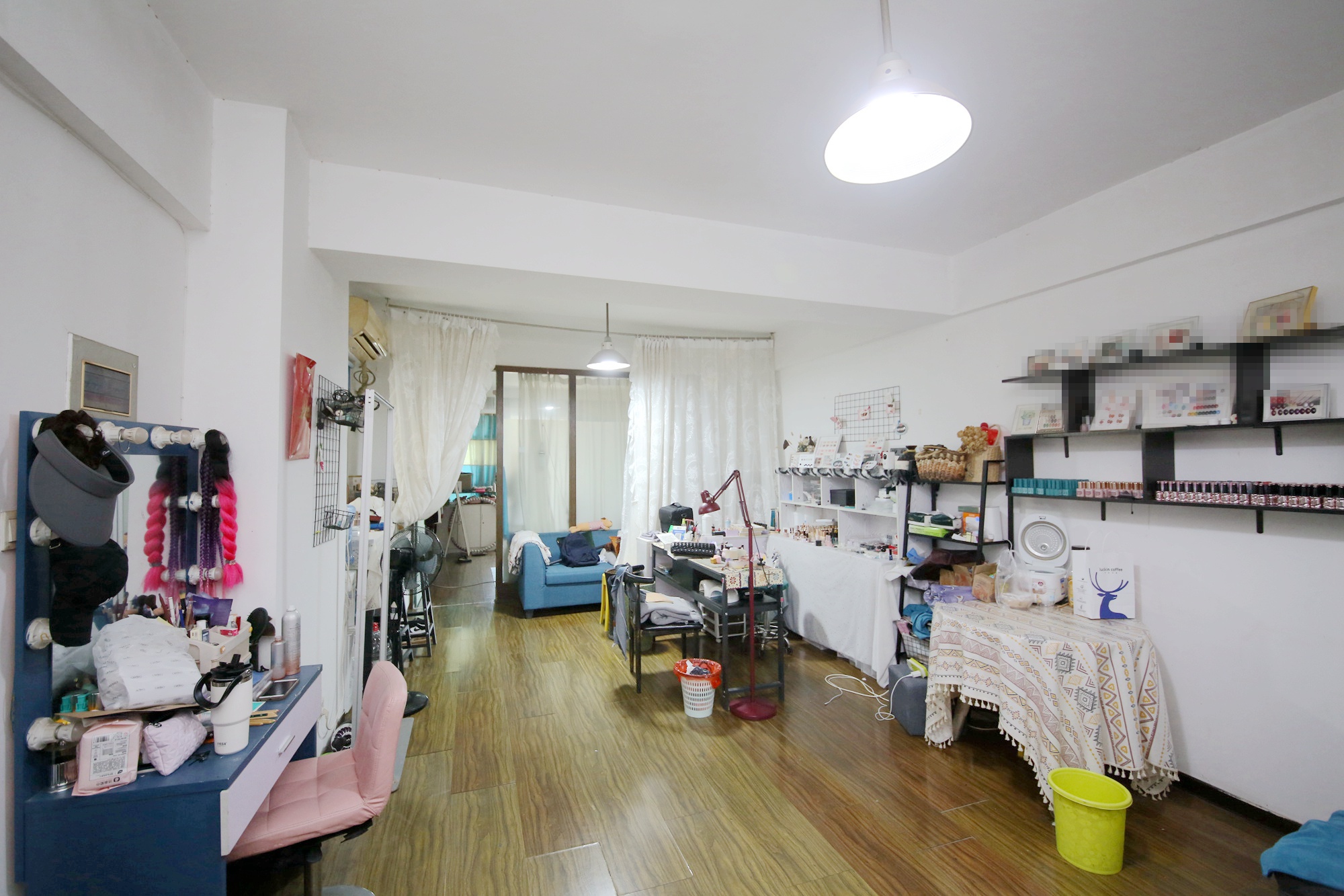 朝阳银座  1室1厅1卫   65.00万客厅