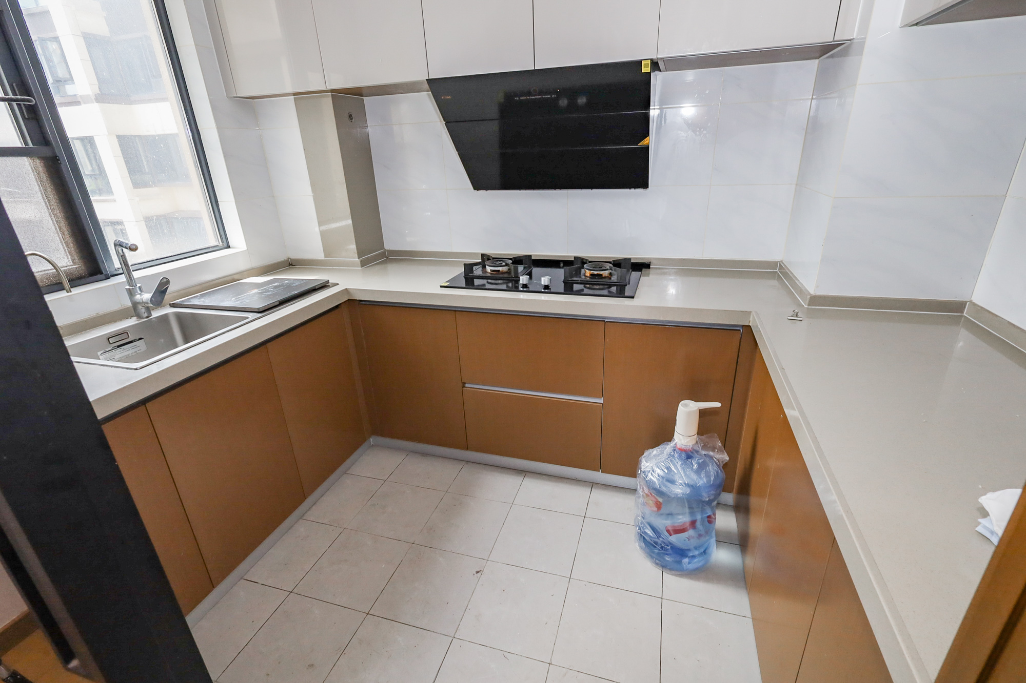 北辰时光里  4室2厅2卫    185.0万 北辰时光里  4室2厅2卫    185.0万厨房