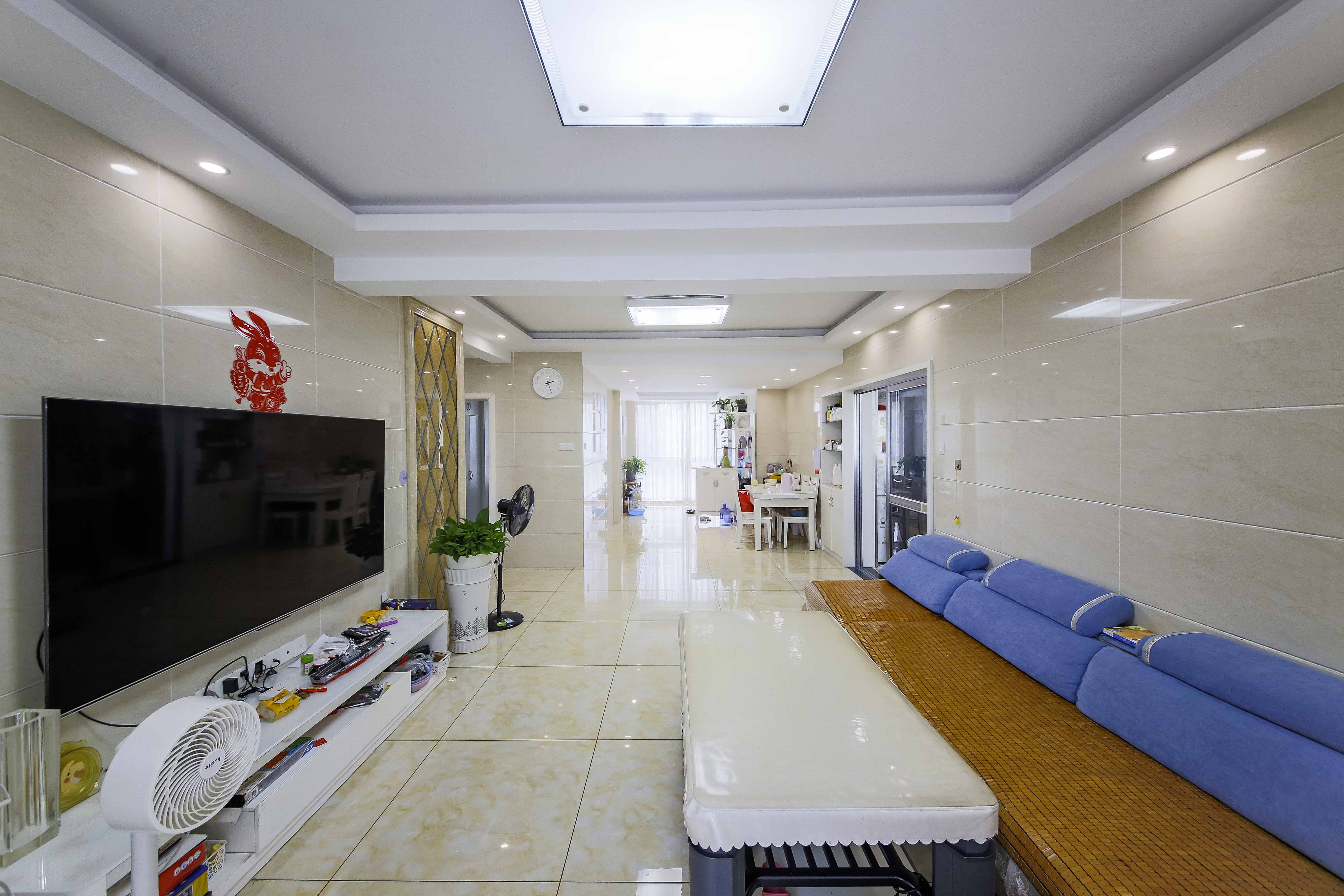 生活艺术城 4室2厅2卫 145.0万 生活艺术城 4室2厅2卫 145.0万客厅