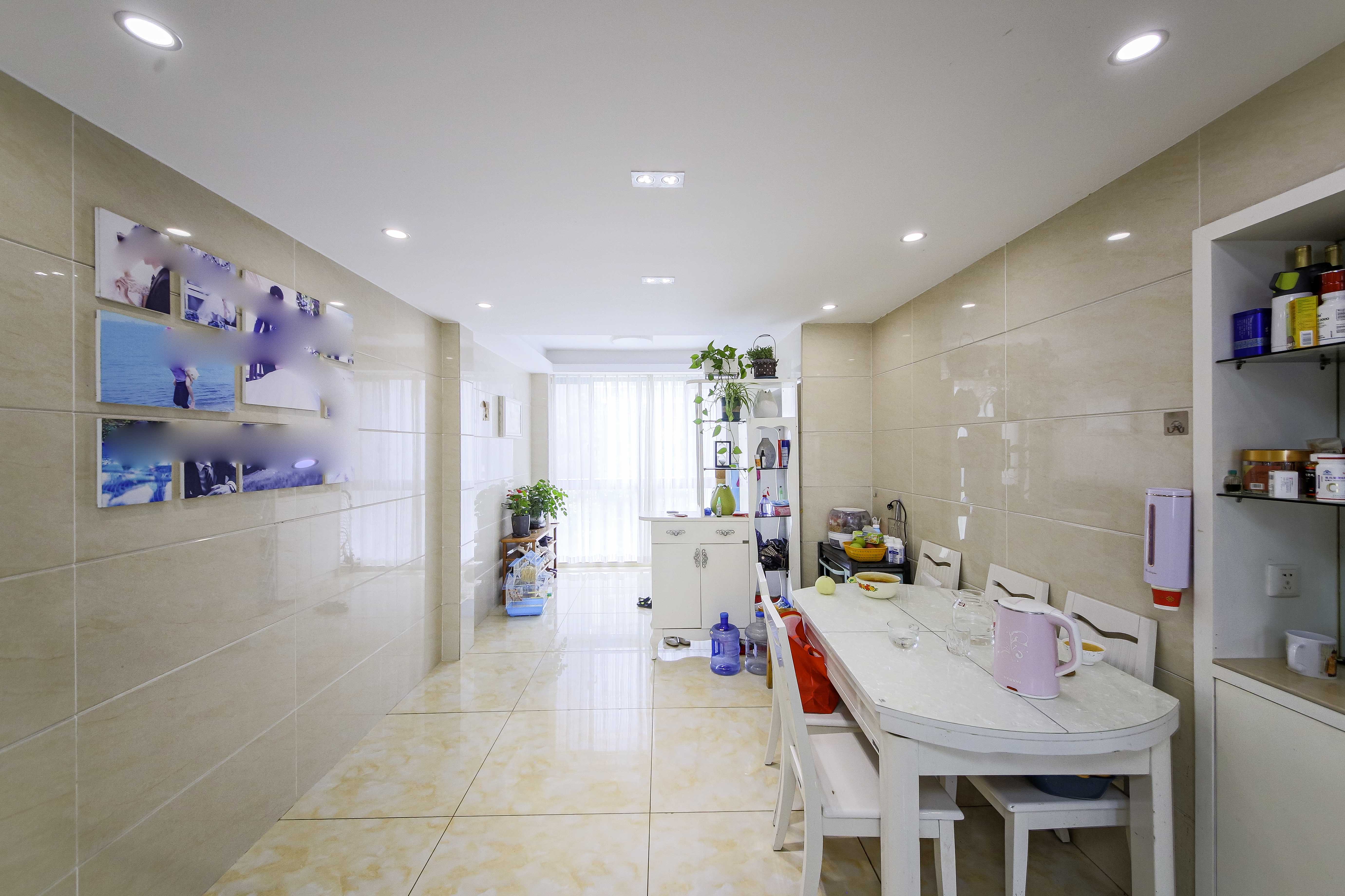 生活艺术城 4室2厅2卫 145.0万 生活艺术城 4室2厅2卫 145.0万客厅