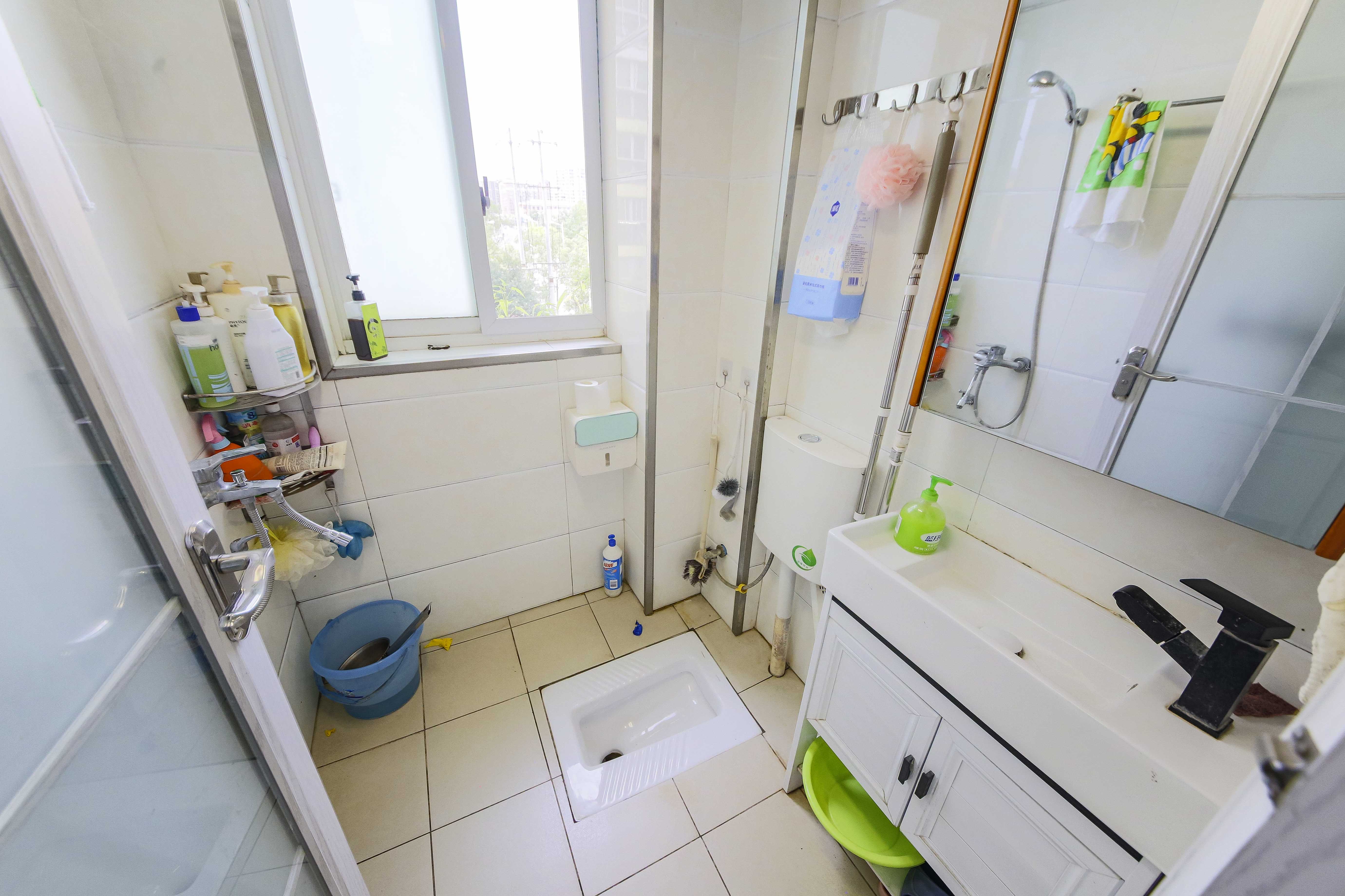 生活艺术城 4室2厅2卫 145.0万 生活艺术城 4室2厅2卫 145.0万卫生间