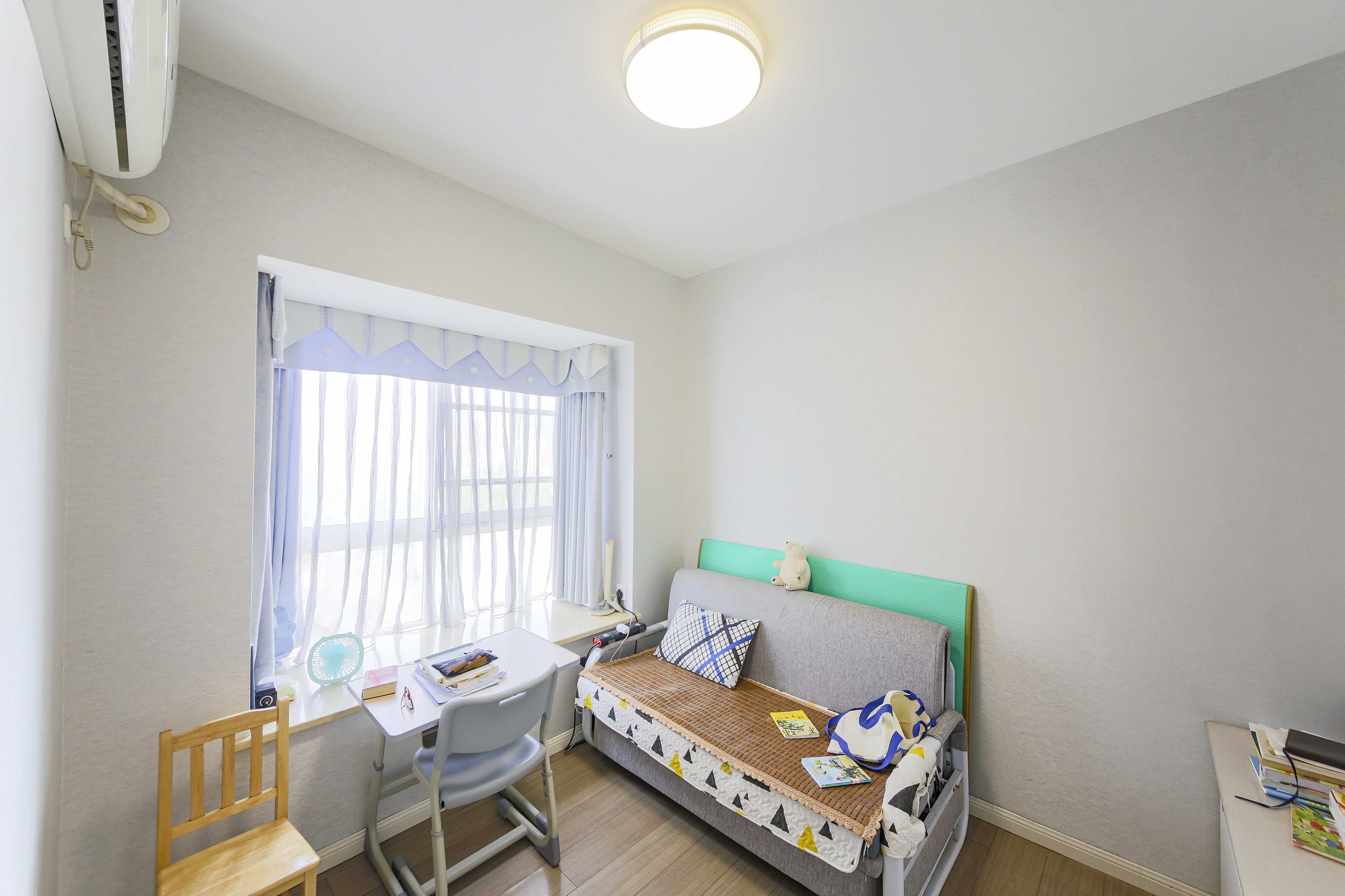 生活艺术城 4室2厅2卫 145.0万 生活艺术城 4室2厅2卫 145.0万卧室