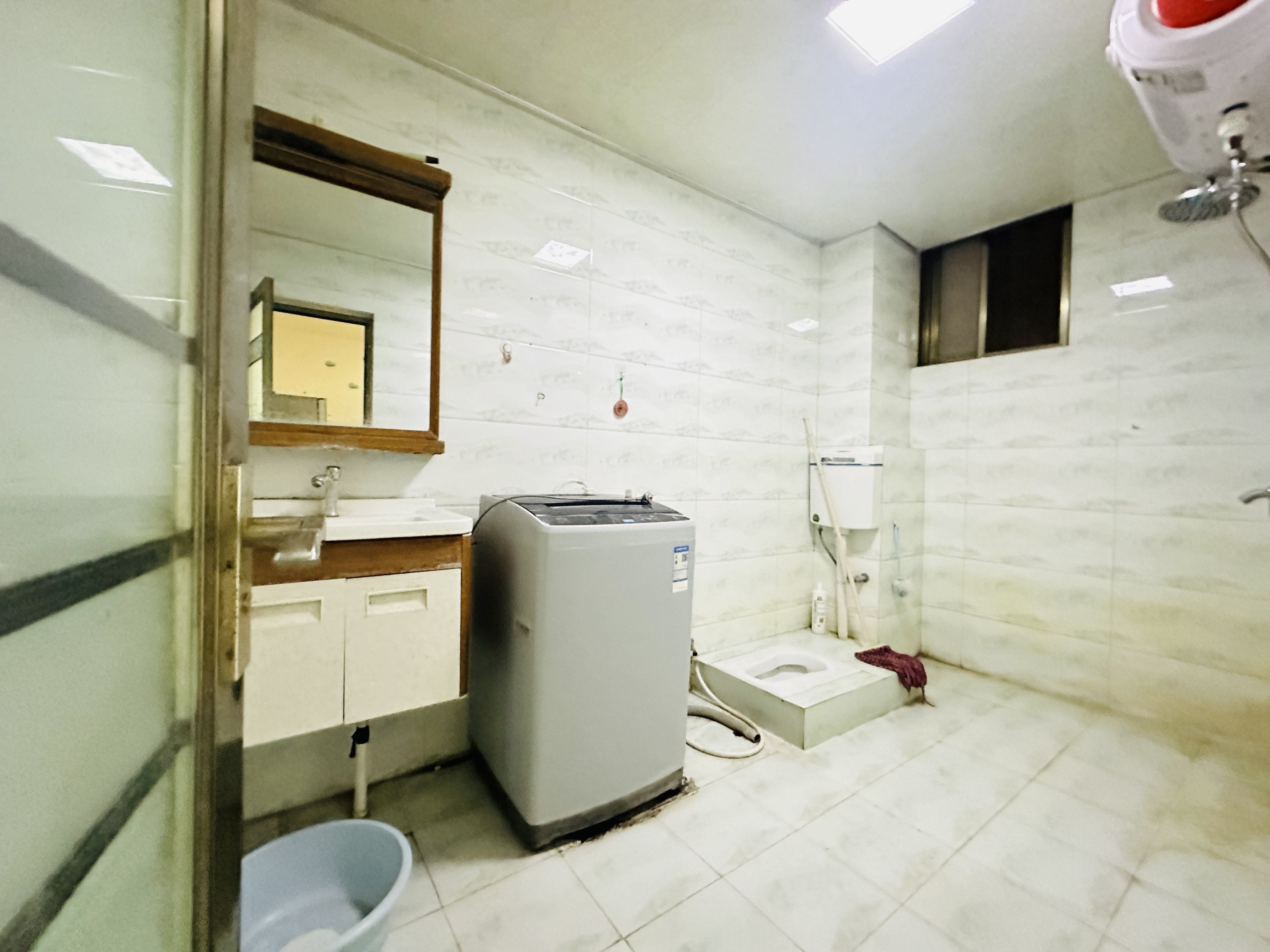 金竹园 4室2厅2卫 130.0万 金竹园 4室2厅2卫 130.0万卫生间