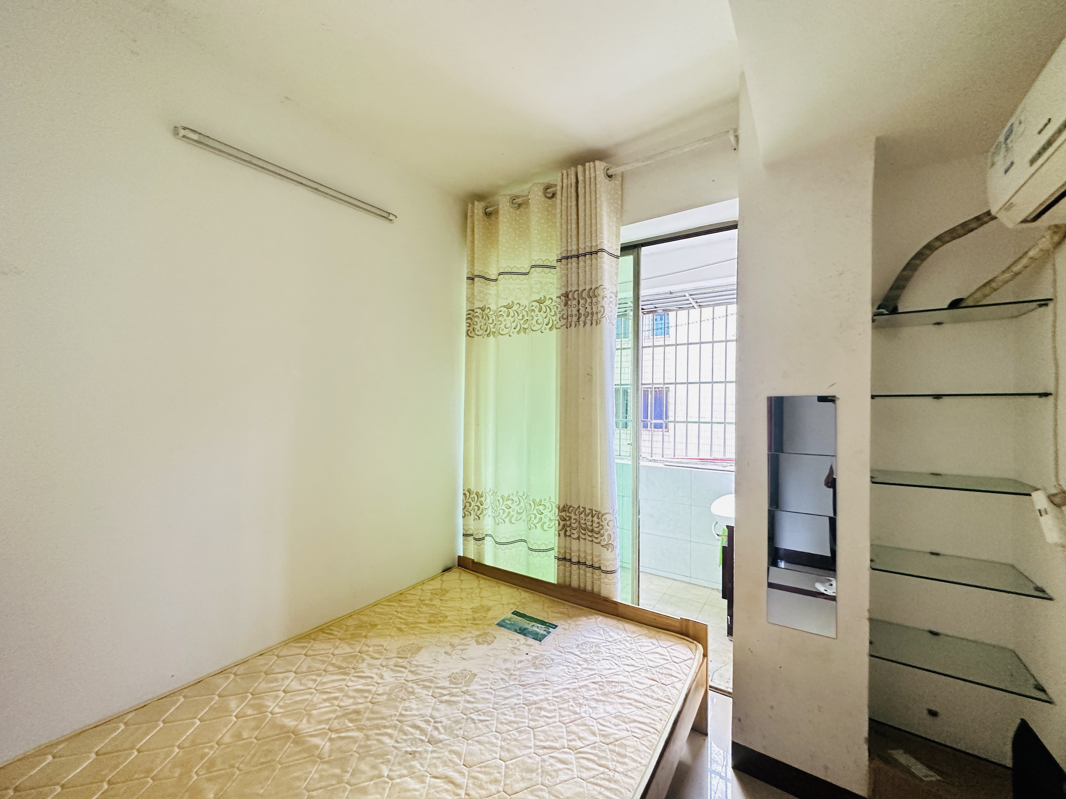 金竹园 4室2厅2卫 130.0万 金竹园 4室2厅2卫 130.0万卧室