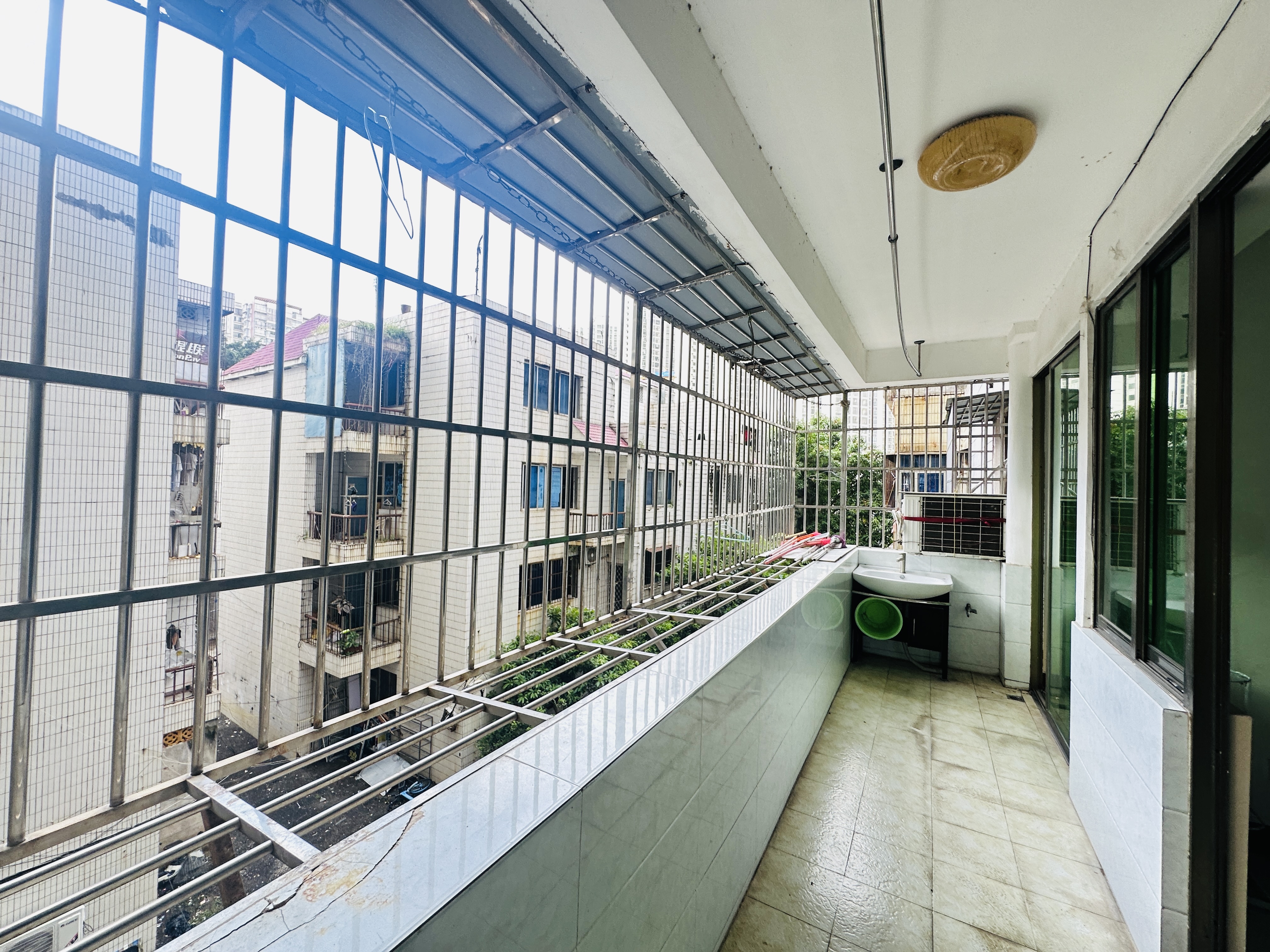 金竹园 4室2厅2卫 130.0万 金竹园 4室2厅2卫 130.0万阳台