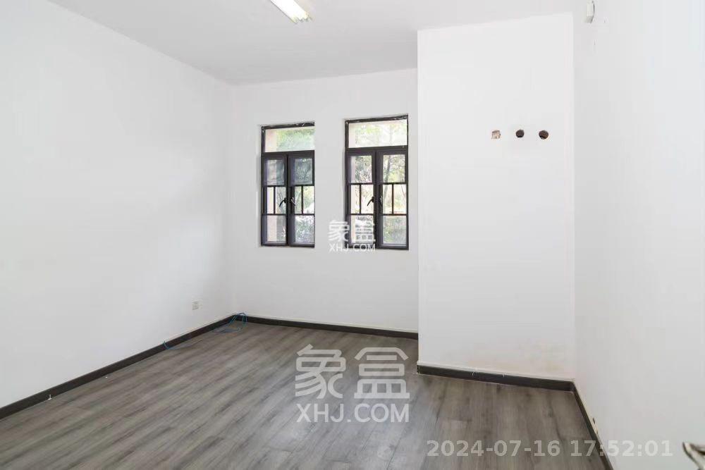 润和紫郡一期  5室2厅1卫   2500.00元/月室内图