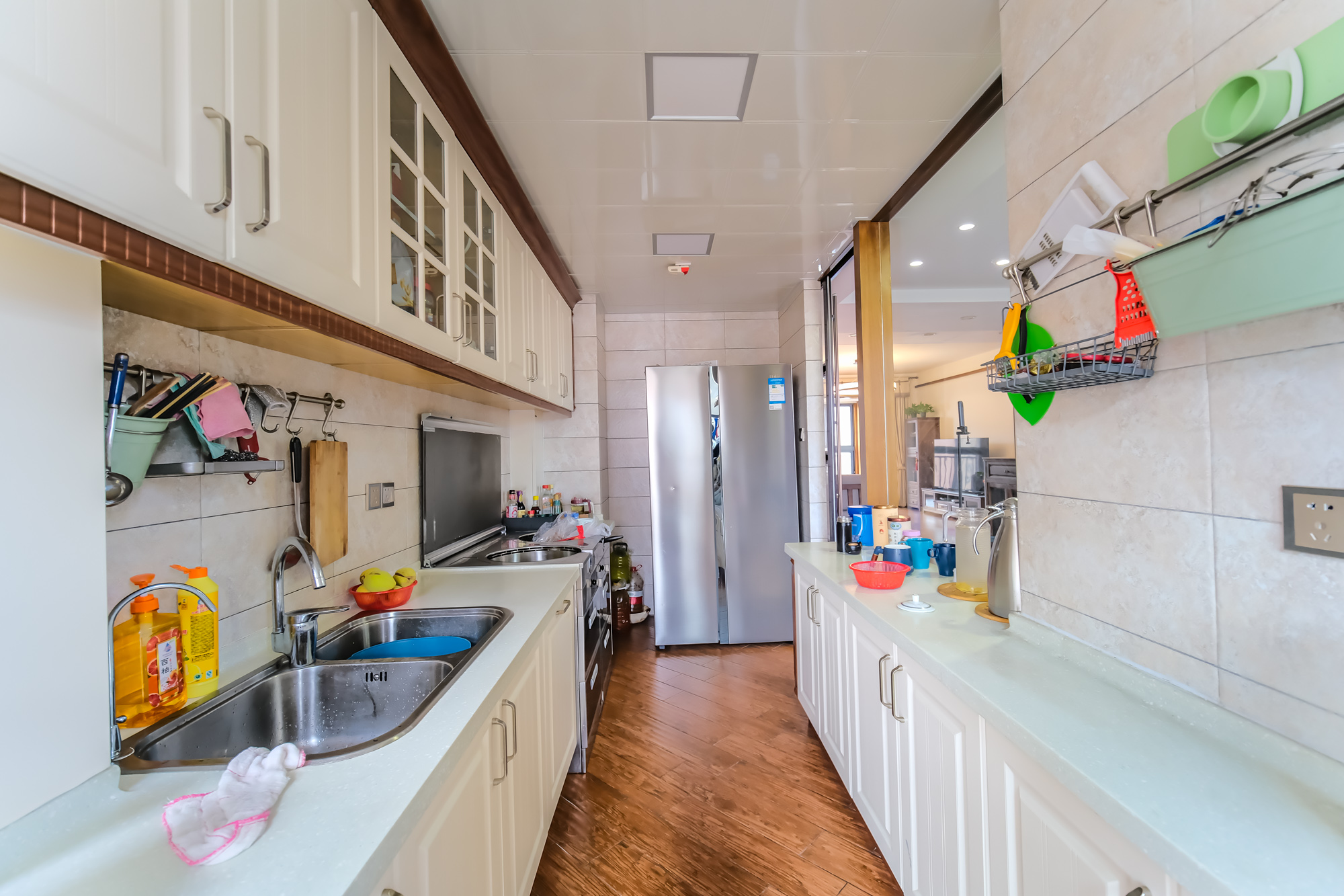 三一街区 5室2厅3卫 126.0万 三一街区 5室2厅3卫 126.0万厨房