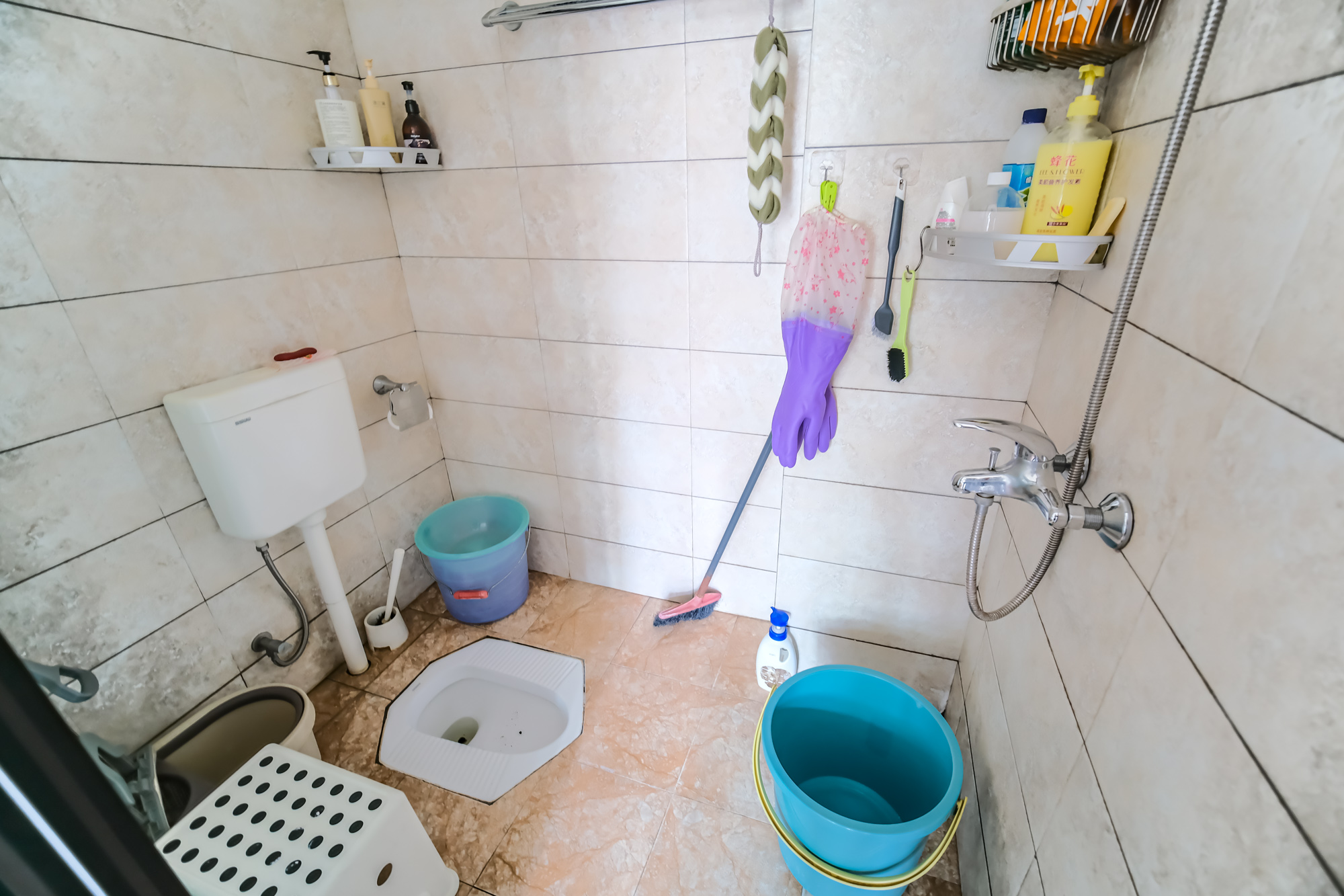 三一街区 5室2厅3卫 126.0万 三一街区 5室2厅3卫 126.0万卫生间