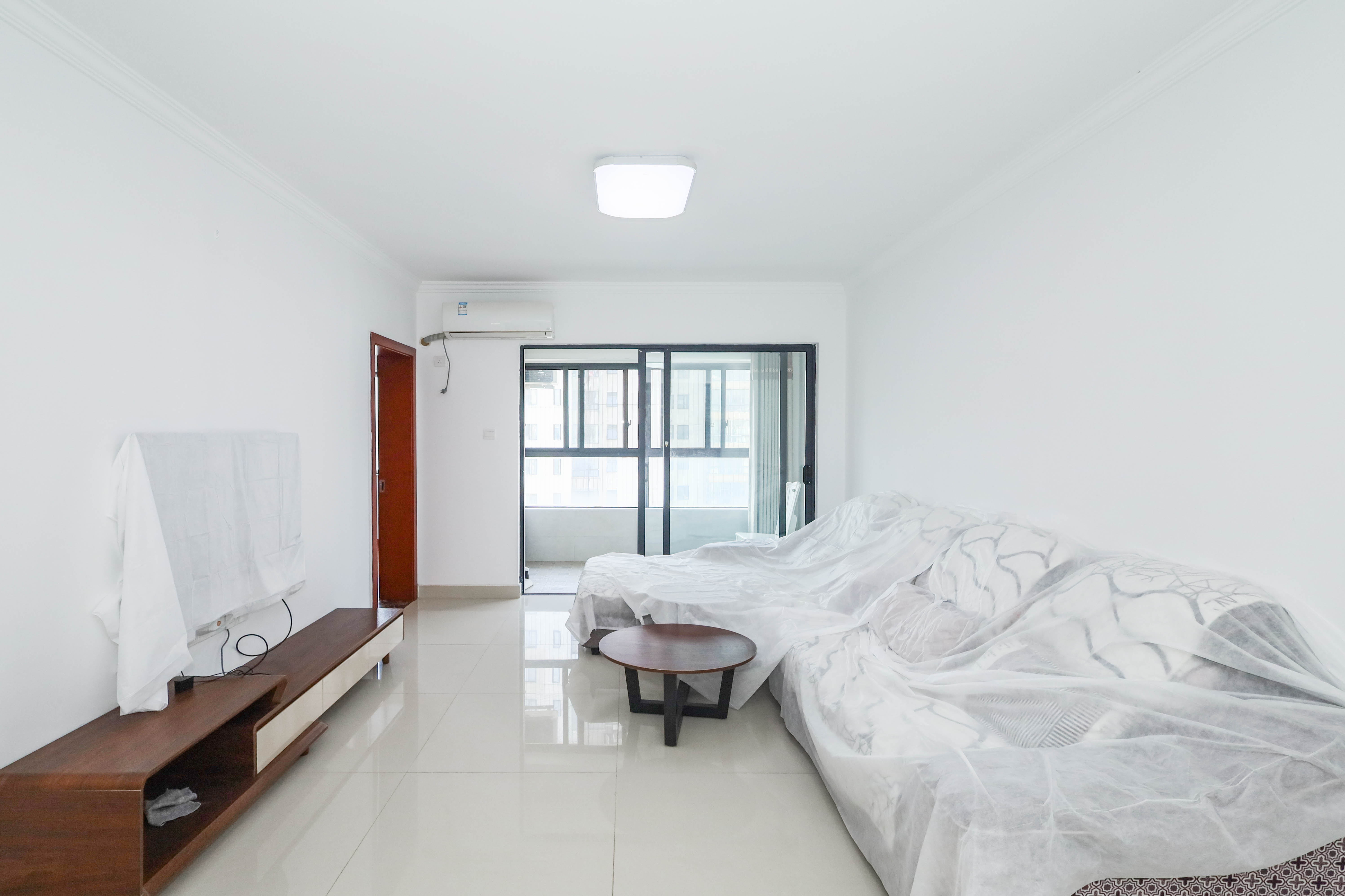 好莱城(弘德西街) 2室2厅1卫 68.0万 好莱城(弘德西街) 2室2厅1卫 68.0万客厅