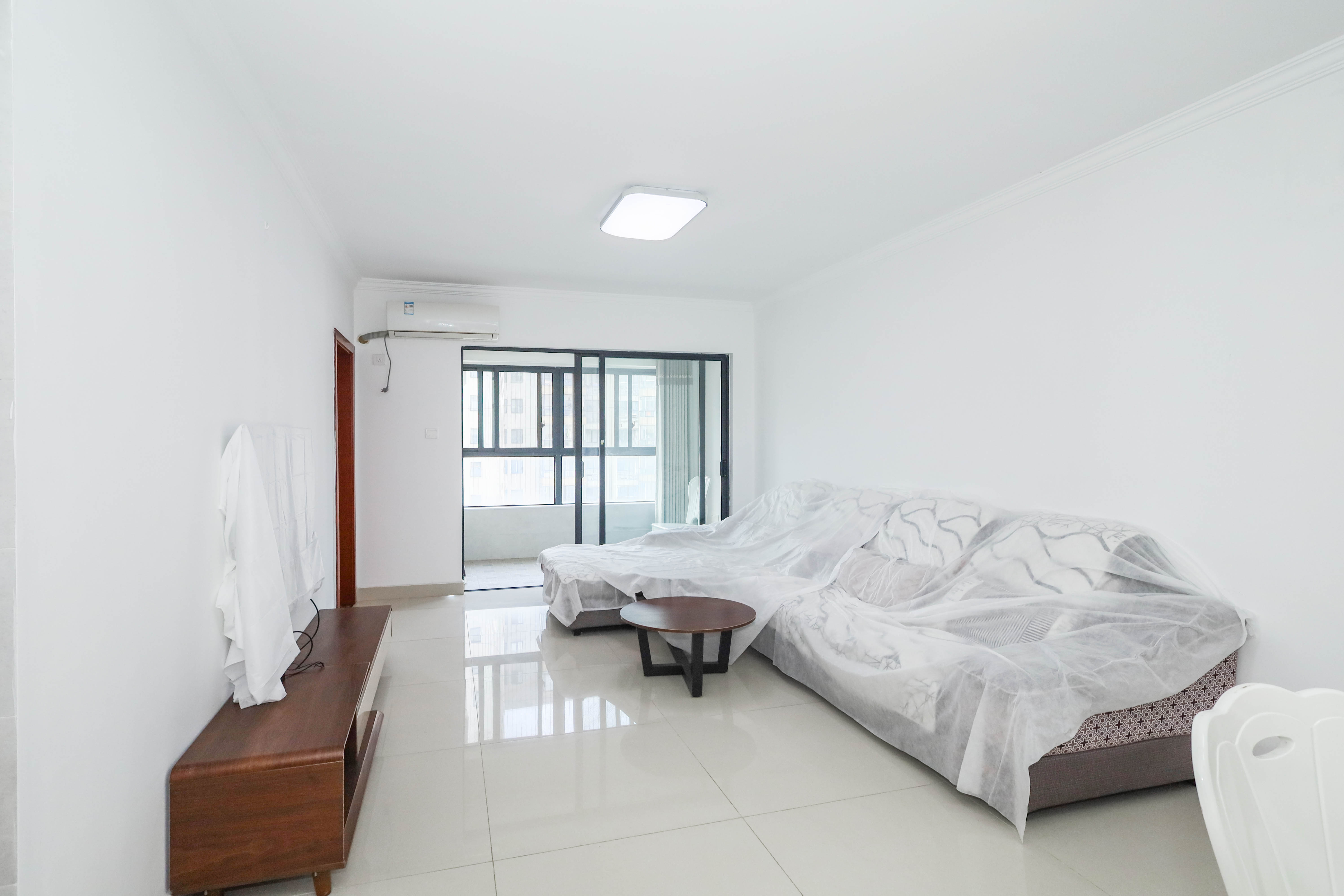 好莱城(弘德西街) 2室2厅1卫 68.0万 好莱城(弘德西街) 2室2厅1卫 68.0万客厅