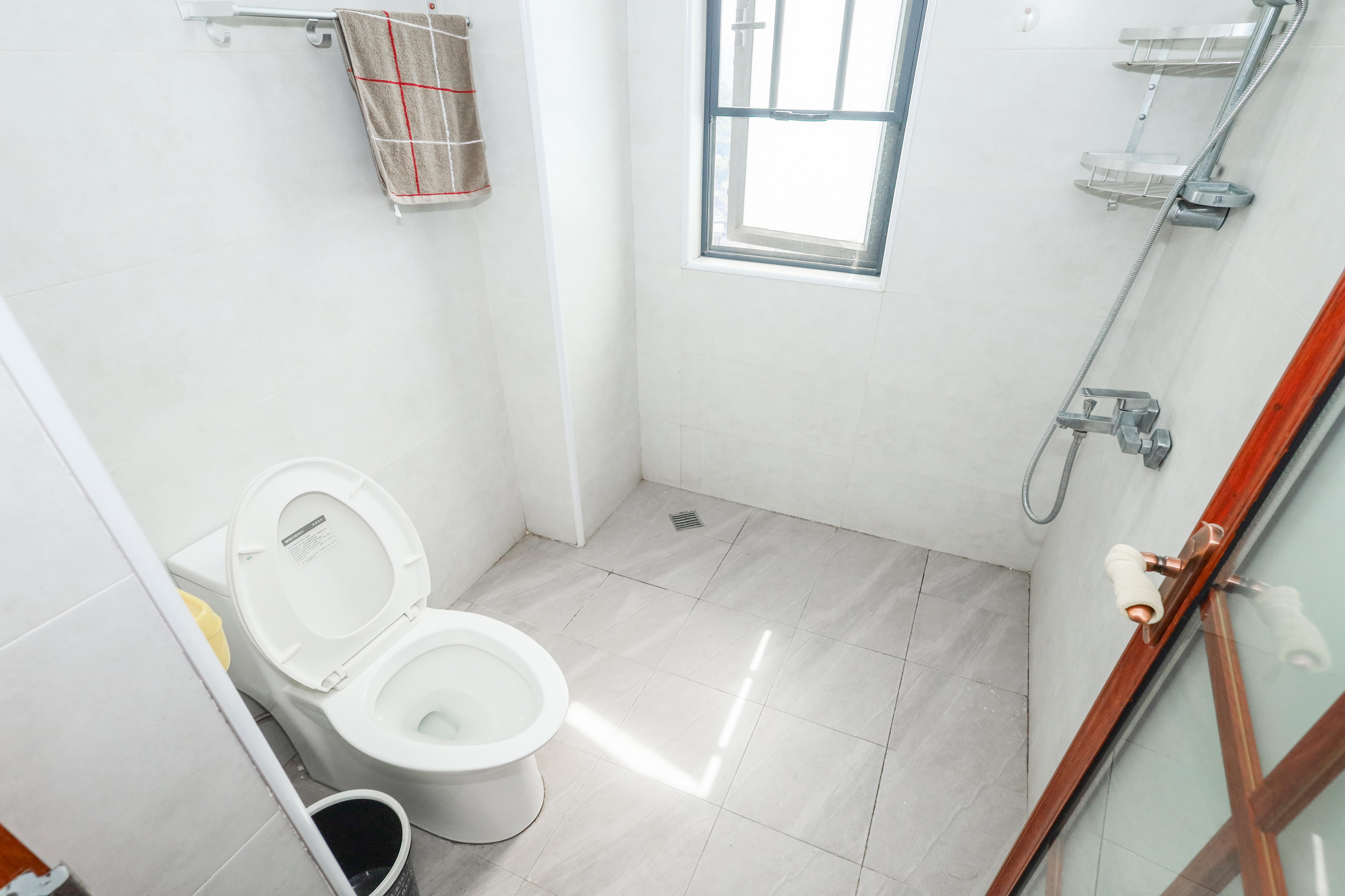 好莱城(弘德西街) 2室2厅1卫 68.0万 好莱城(弘德西街) 2室2厅1卫 68.0万卫生间