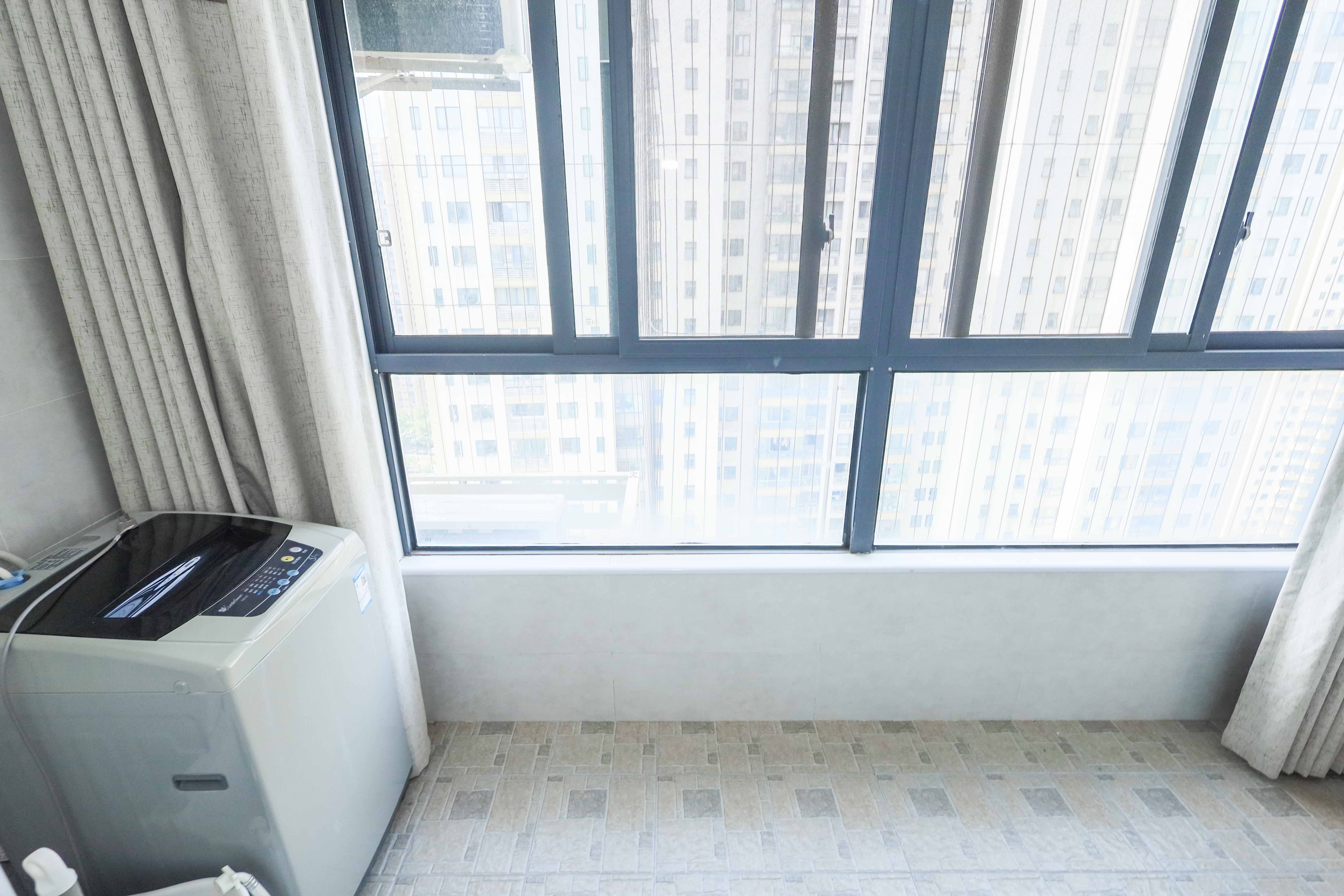 好莱城(弘德西街) 2室2厅1卫 68.0万 好莱城(弘德西街) 2室2厅1卫 68.0万阳台