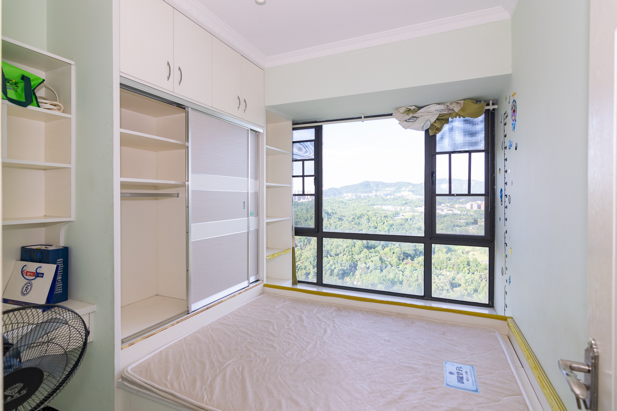 湖南报业文化城(米地亚家园) 3室2厅1卫 75.0万 湖南报业文化城(米地亚家园) 3室2厅1卫 75.0万卧室