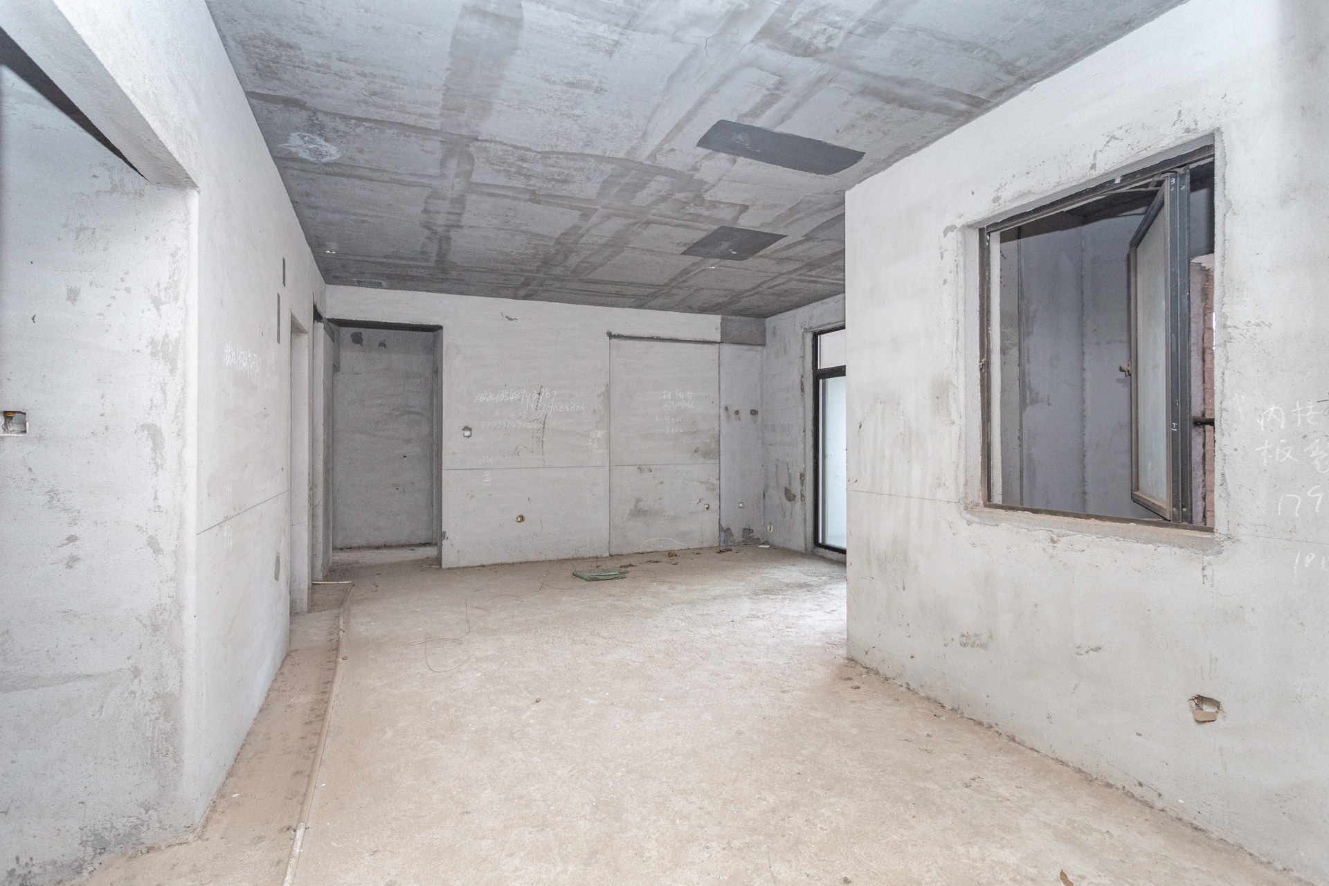 润和之悦(金泽园) 4室2厅2卫 85.0万 润和之悦(金泽园) 4室2厅2卫 85.0万客厅