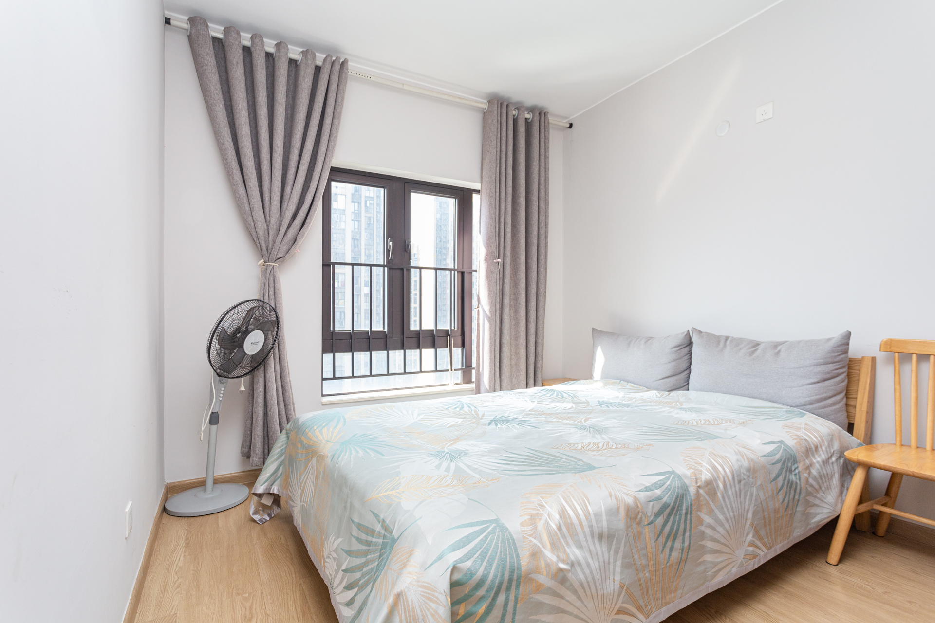 时代倾城三期 4室2厅2卫 106.0万 时代倾城三期 4室2厅2卫 106.0万卧室