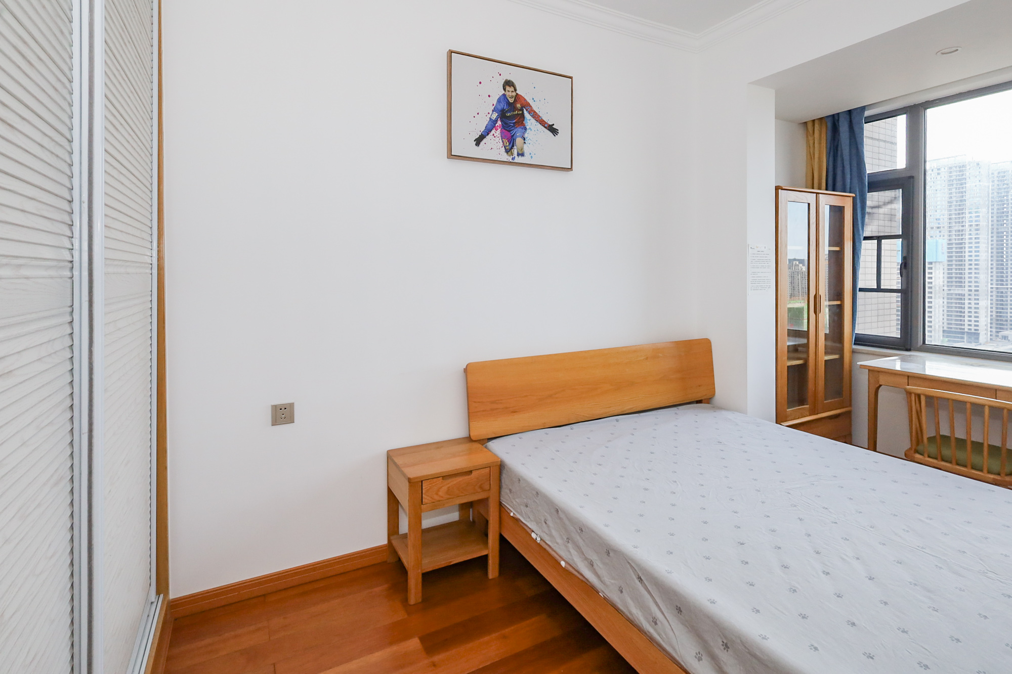 八方小区C区  3室2厅2卫    430.0万卧室