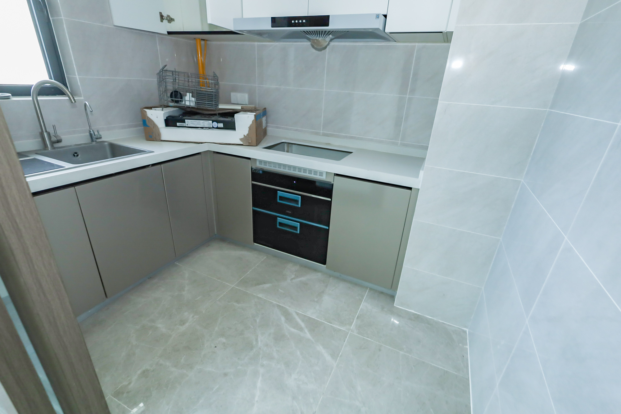 滨江府1913  4室2厅2卫    238.0万 滨江府1913  4室2厅2卫    238.0万厨房