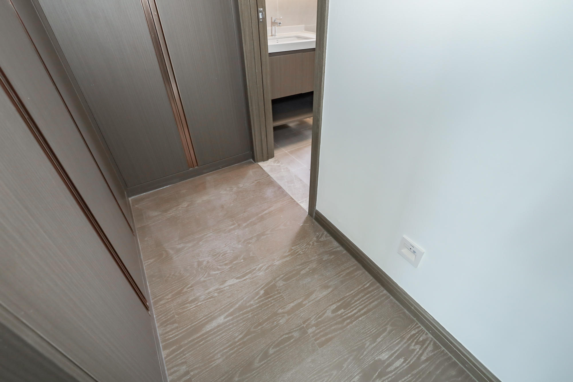 滨江府1913  4室2厅2卫    238.0万 滨江府1913  4室2厅2卫    238.0万其他