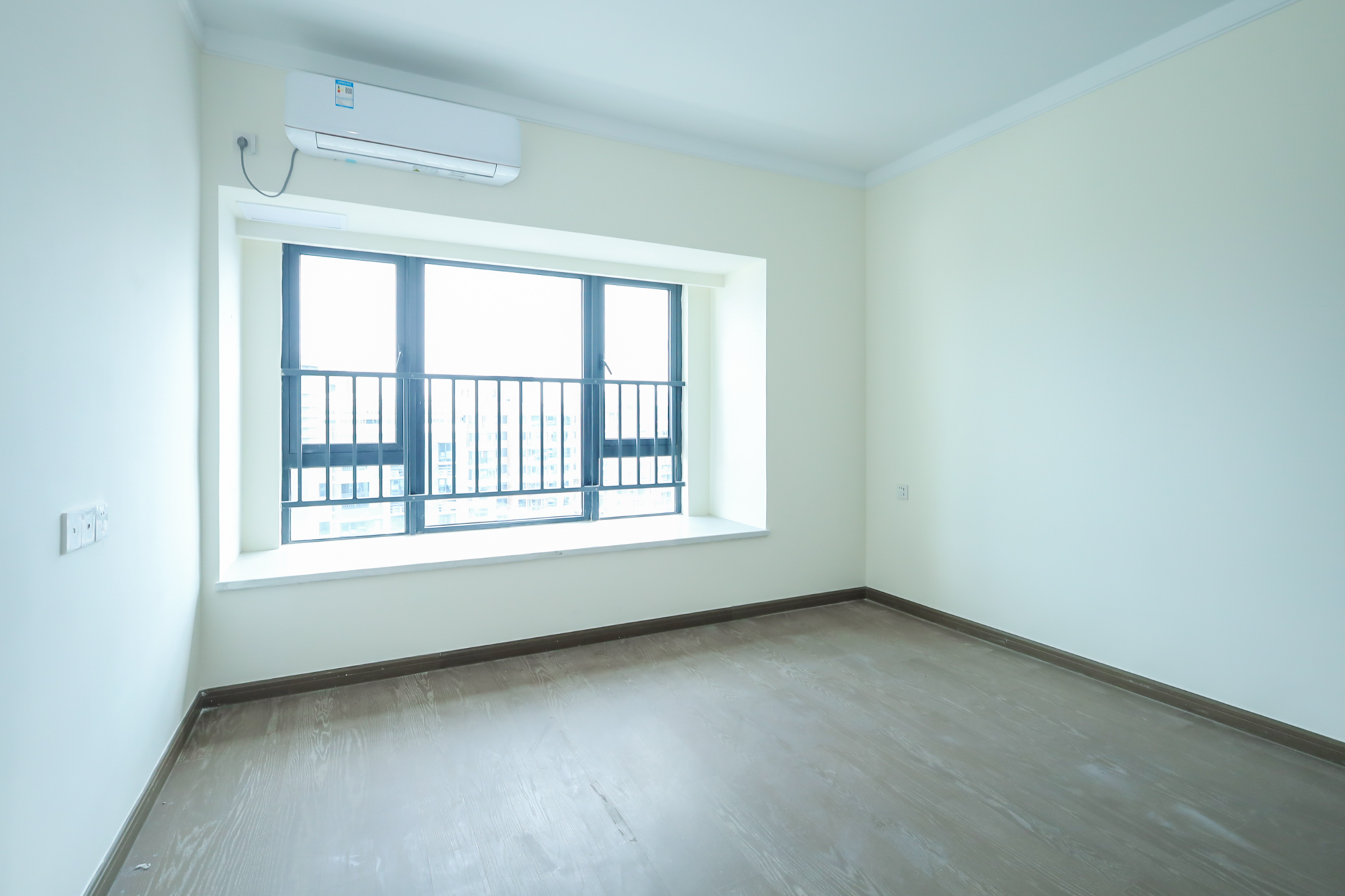 滨江府1913  4室2厅2卫    238.0万 滨江府1913  4室2厅2卫    238.0万卧室