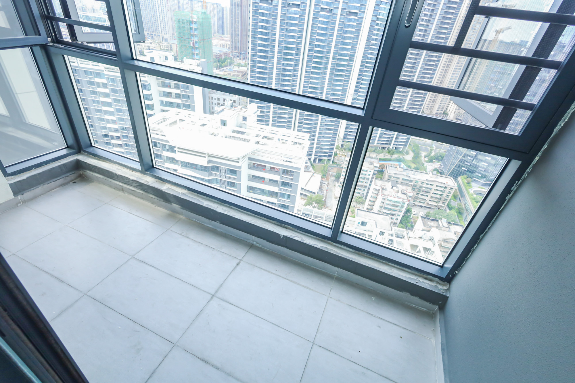 滨江府1913  4室2厅2卫    238.0万 滨江府1913  4室2厅2卫    238.0万阳台