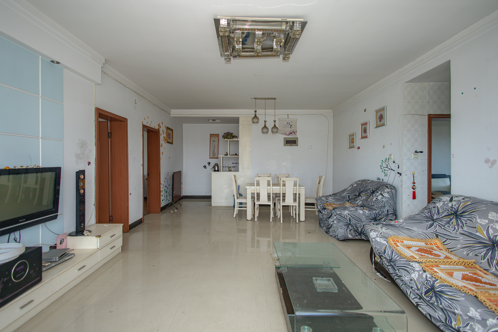 湘绣城 3室2厅1卫 46.8万 湘绣城 3室2厅1卫 46.8万客厅