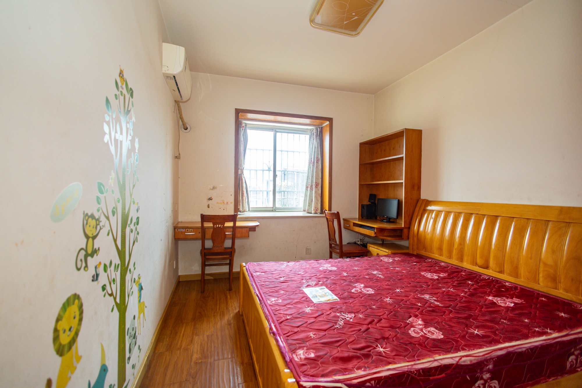 湘绣城 2室2厅1卫 31.8万 湘绣城 2室2厅1卫 31.8万卧室