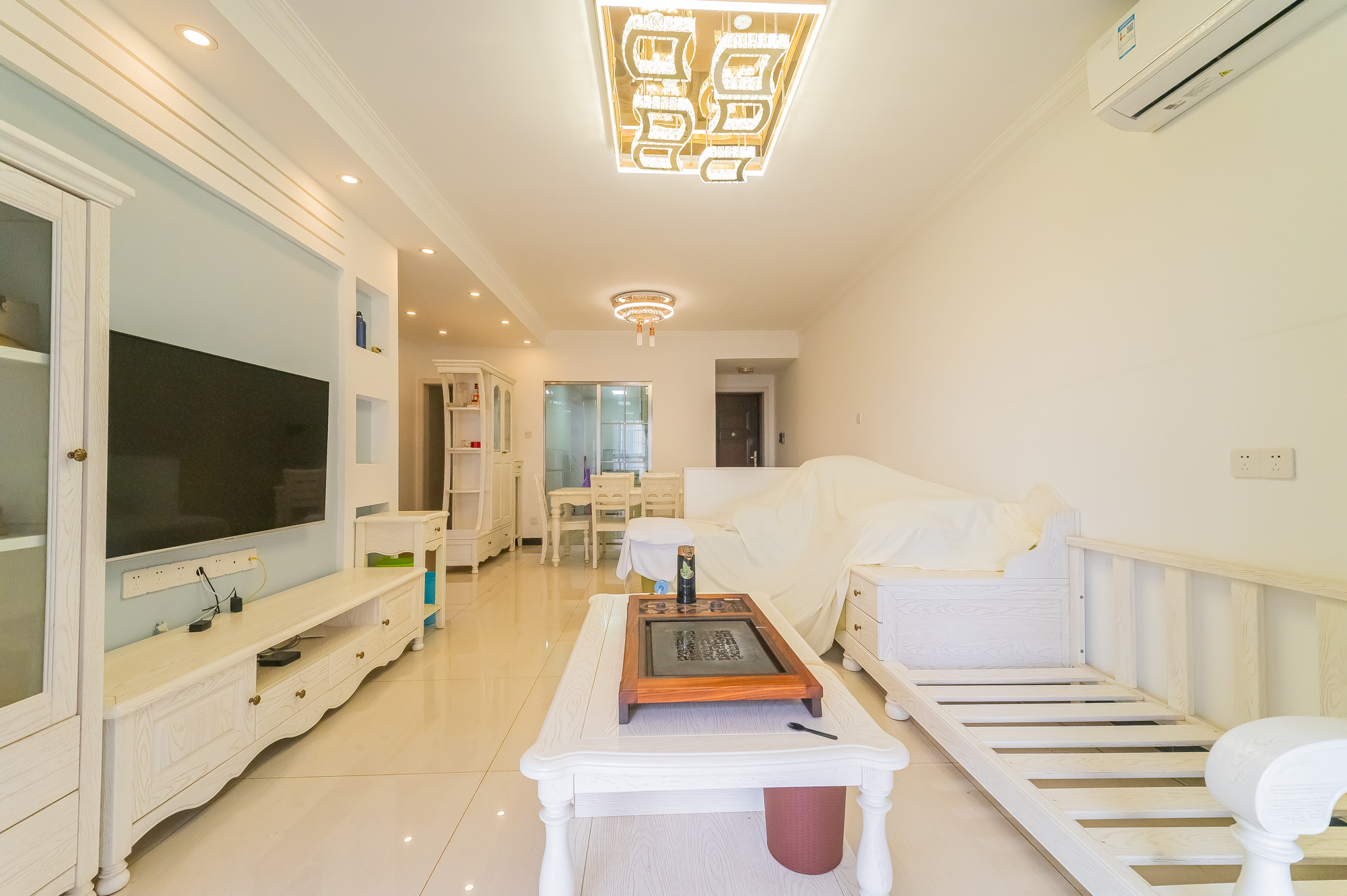 星湖湾一期高层 3室2厅1卫 76.8万 星湖湾一期高层 3室2厅1卫 76.8万客厅