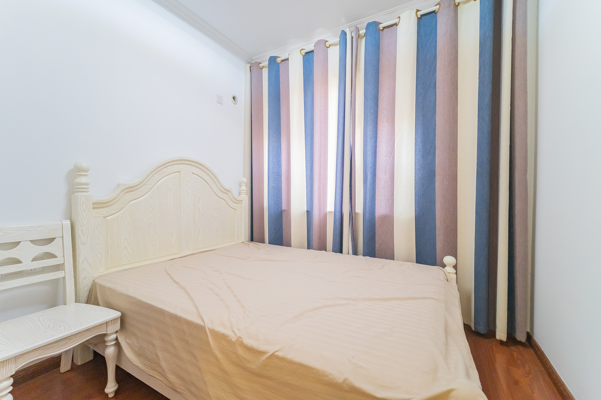 星湖湾一期高层 3室2厅1卫 76.8万 星湖湾一期高层 3室2厅1卫 76.8万卧室