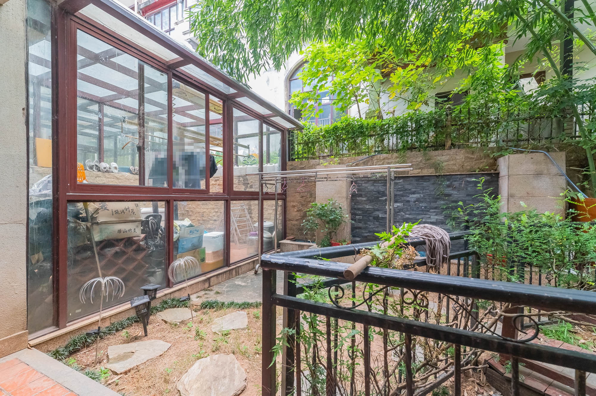 鹏基诺亚山林 5室2厅3卫 490.0万 鹏基诺亚山林 5室2厅3卫 490.0万阳台