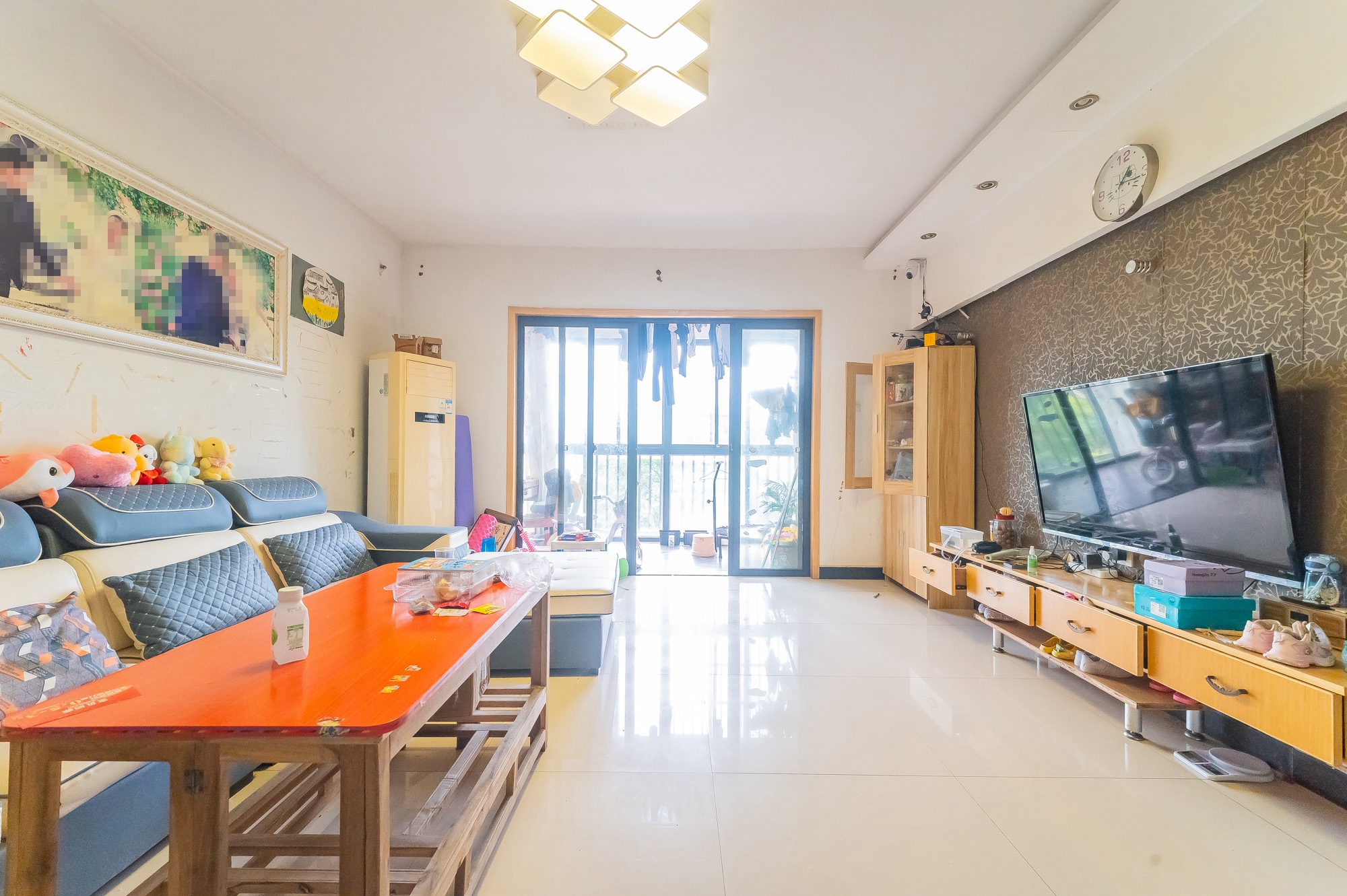 鹏基诺亚山林  4室2厅2卫    98.6万客厅