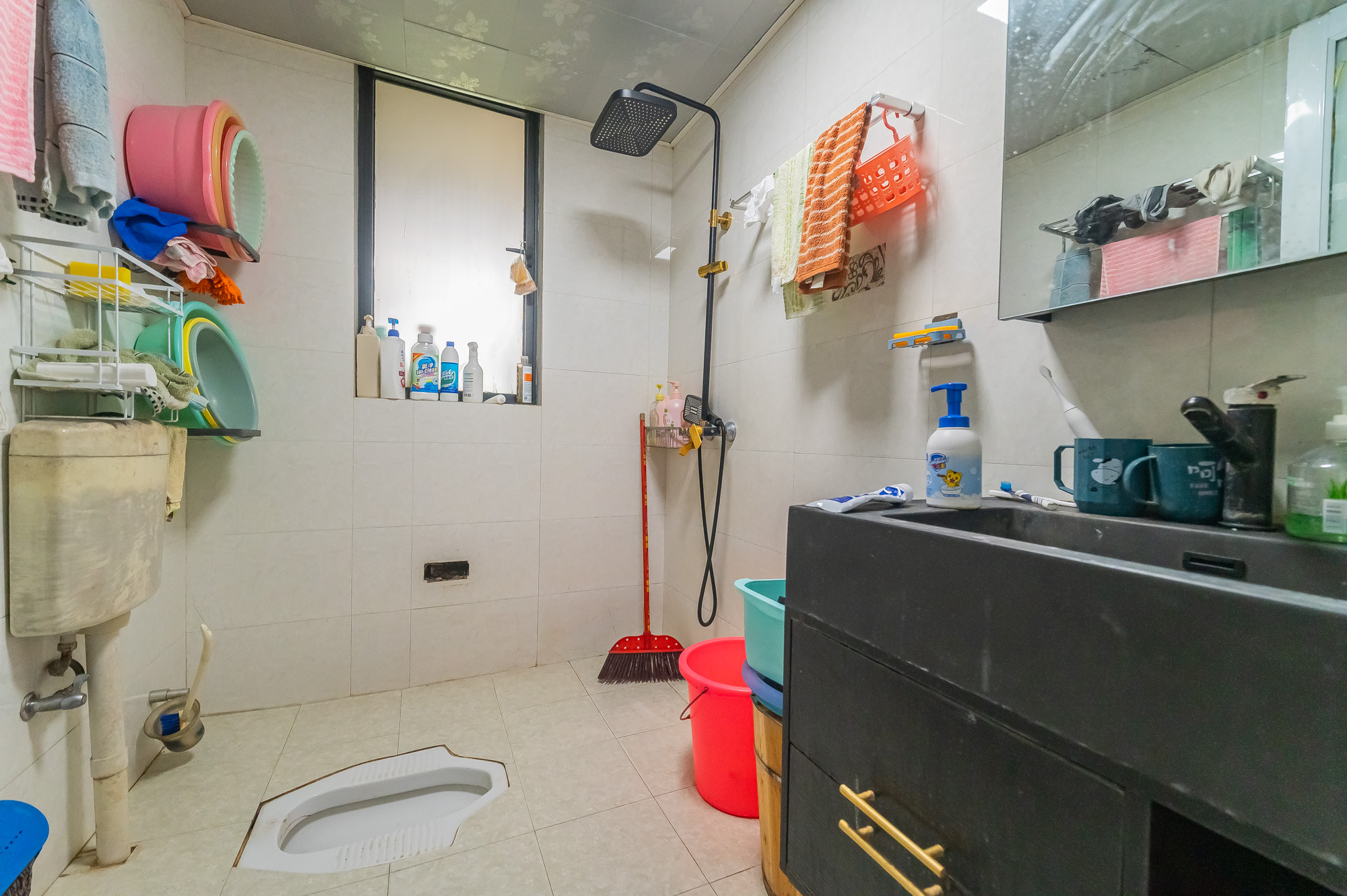 鹏基诺亚山林  4室2厅2卫    98.6万卫生间