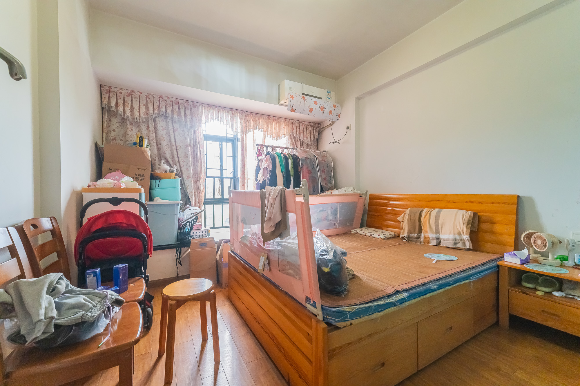 鹏基诺亚山林  4室2厅2卫    98.6万卧室