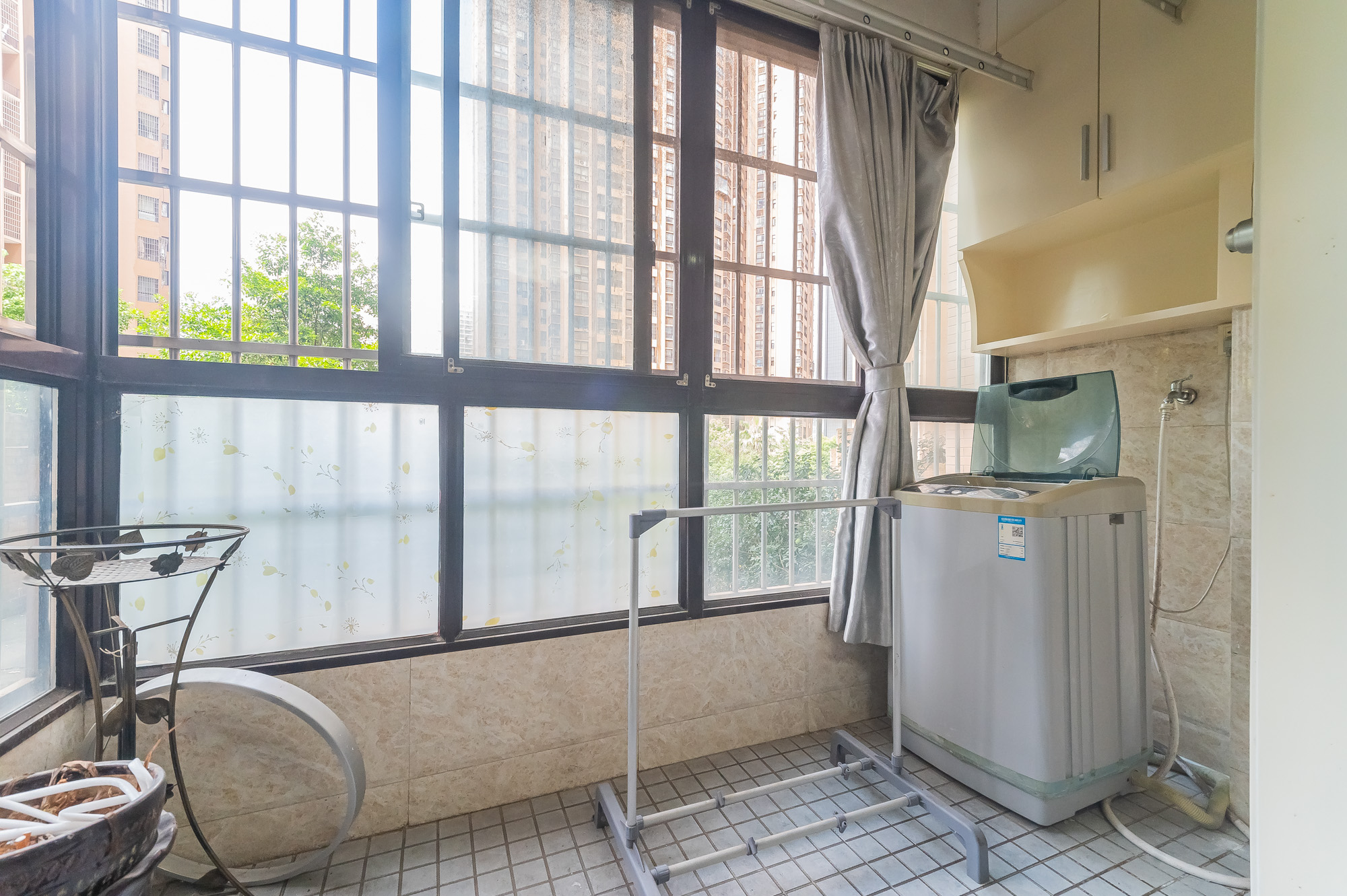 东方航标  3室2厅1卫   82.80万阳台