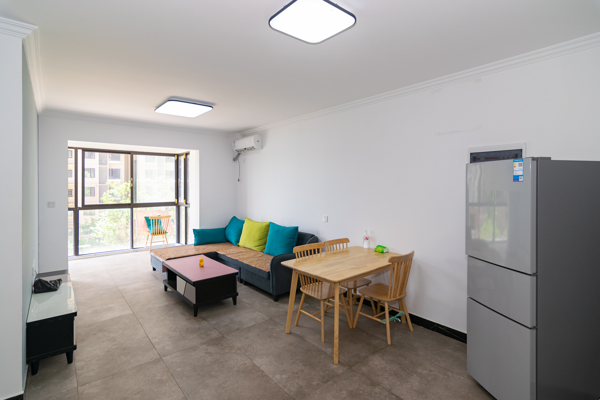 美的翰城  3室2厅1卫    72.0万 美的翰城  3室2厅1卫    72.0万客厅