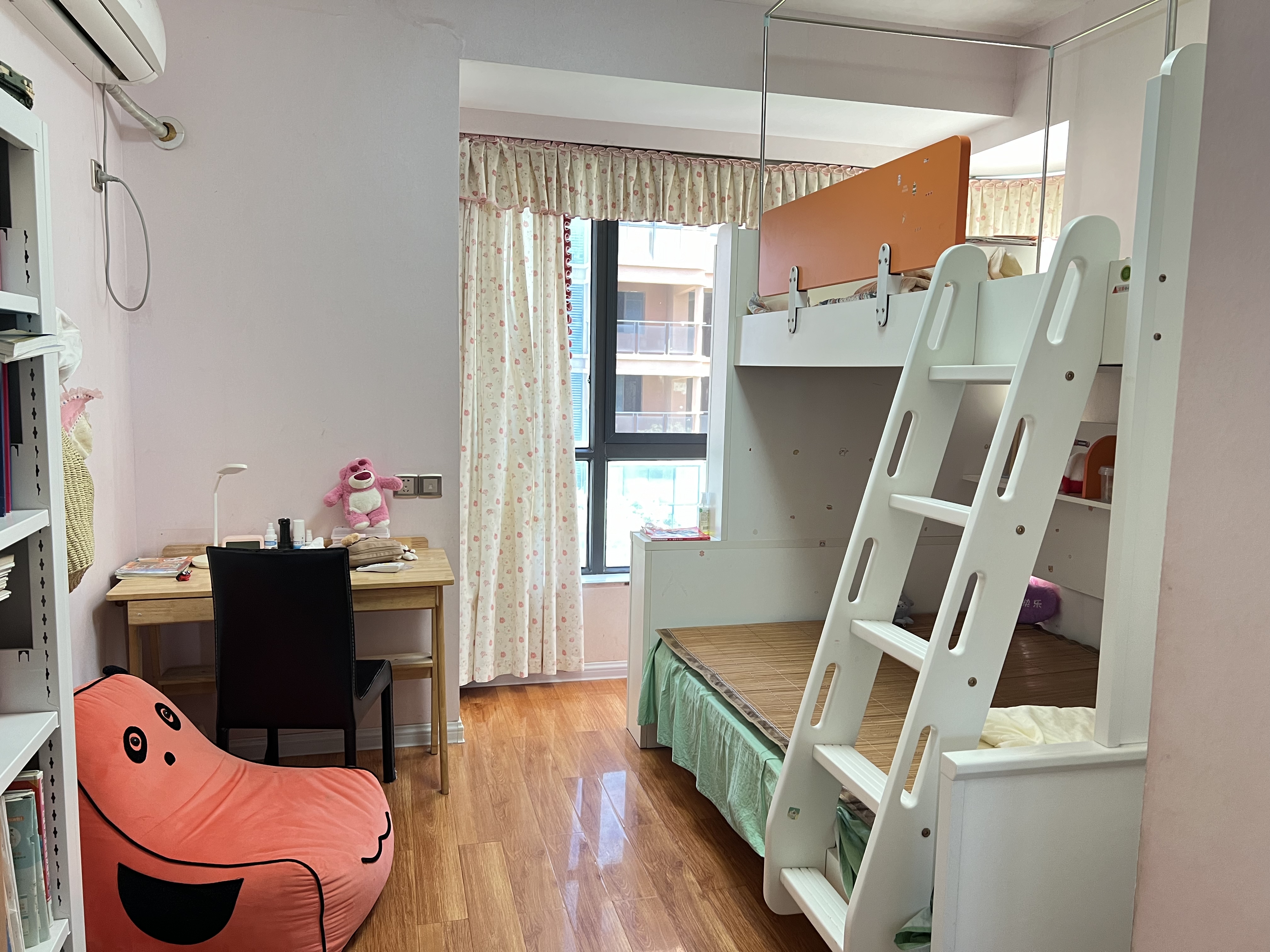 学府港湾 1室0厅0卫 59.8万 学府港湾 1室0厅0卫 59.8万室内图