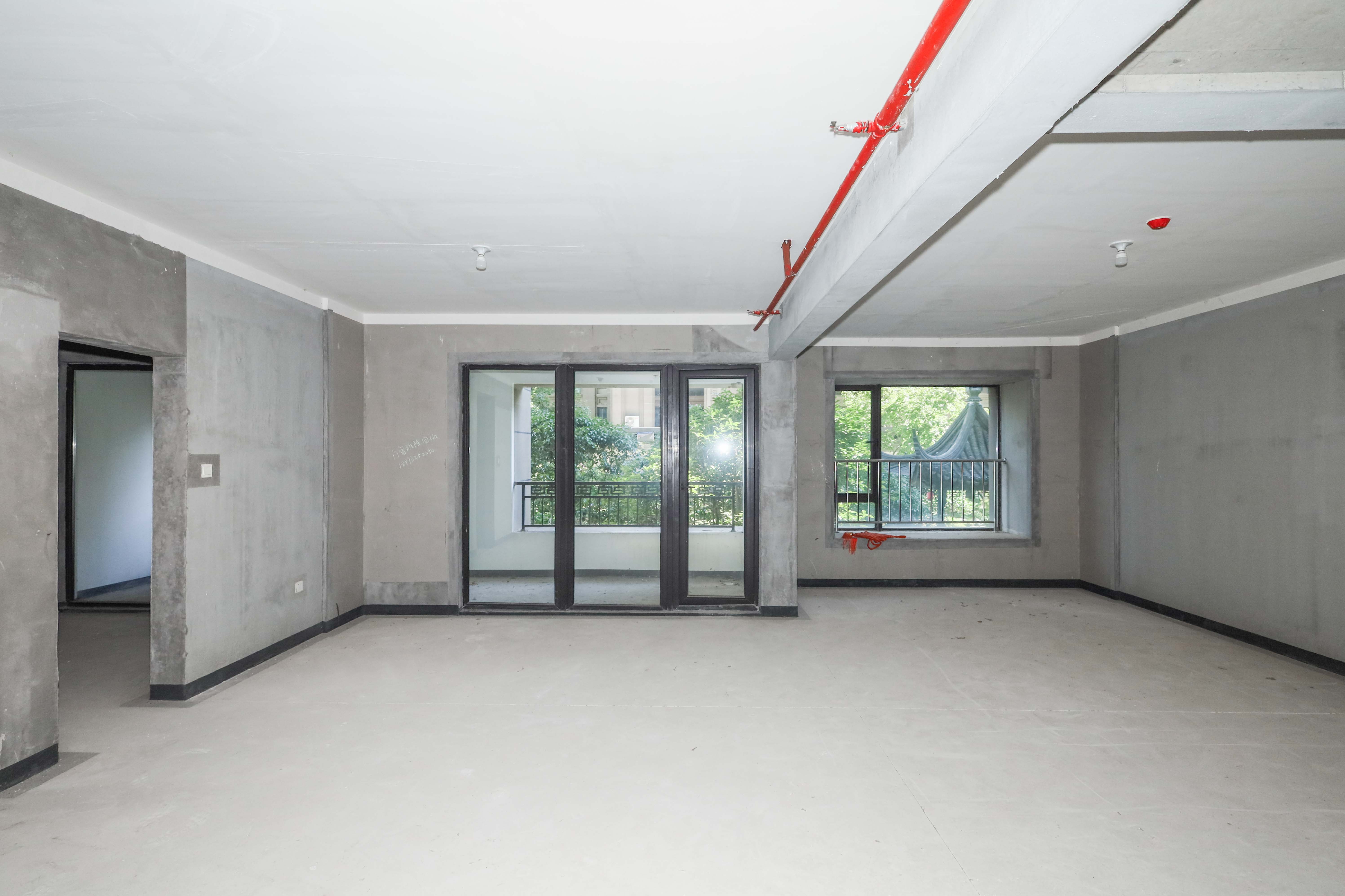 建发央著  4室2厅2卫   217.00万