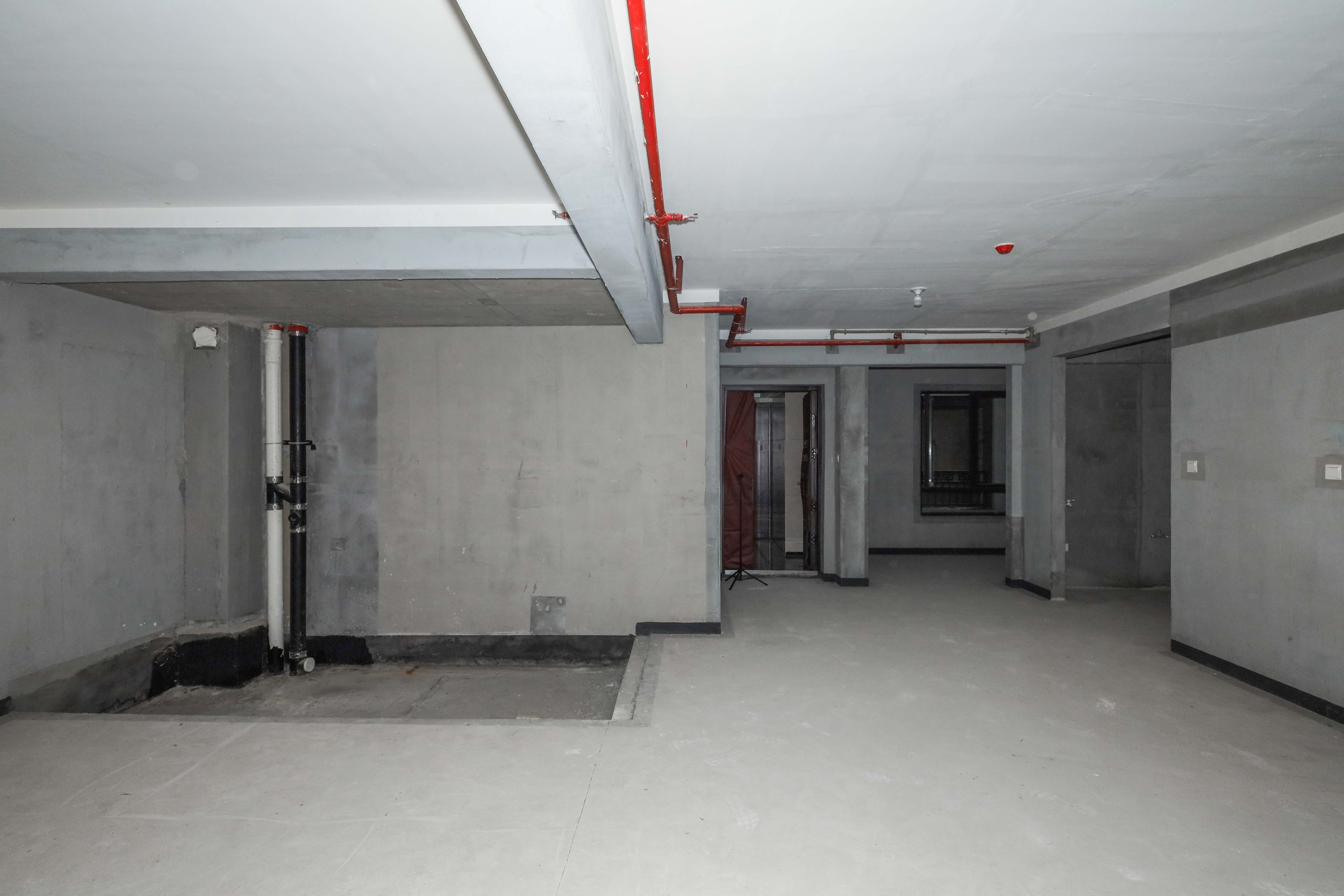 建发央著  4室2厅2卫   217.00万客厅