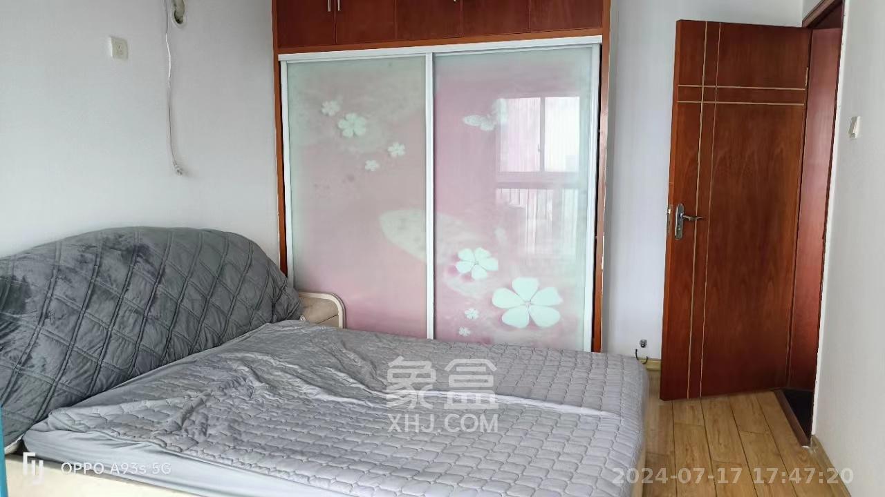 蝴蝶谷  1室2厅1卫   2000.00元/月室内图
