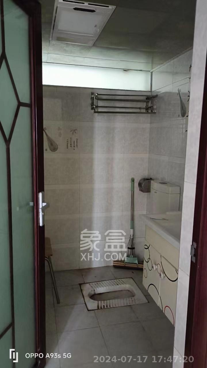 蝴蝶谷  1室2厅1卫   2000.00元/月室内图