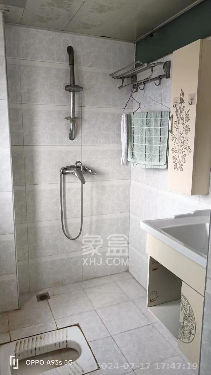 蝴蝶谷  1室2厅1卫   2000.00元/月室内图