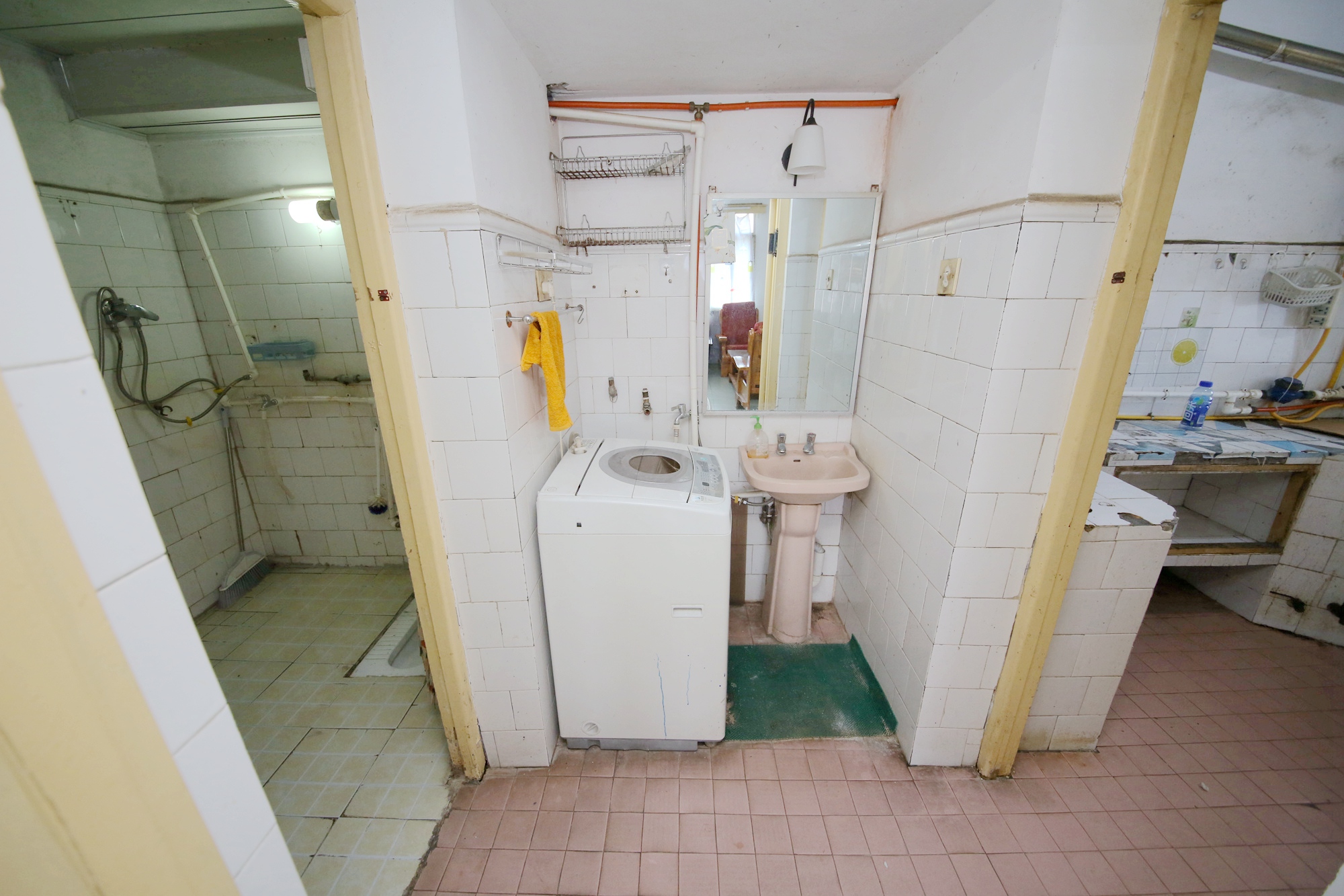 营盘东路/西路散盘  2室2厅1卫   58.00万卫生间