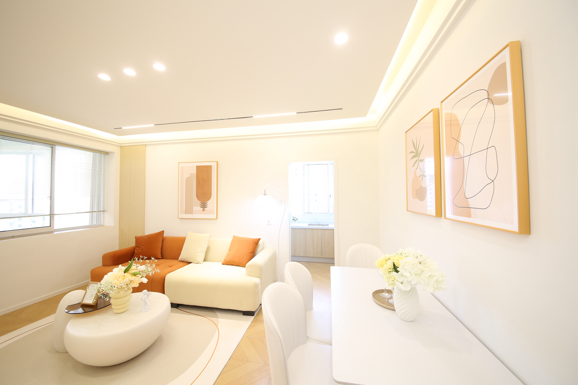 都市先锋  3室2厅1卫    84.8万客厅